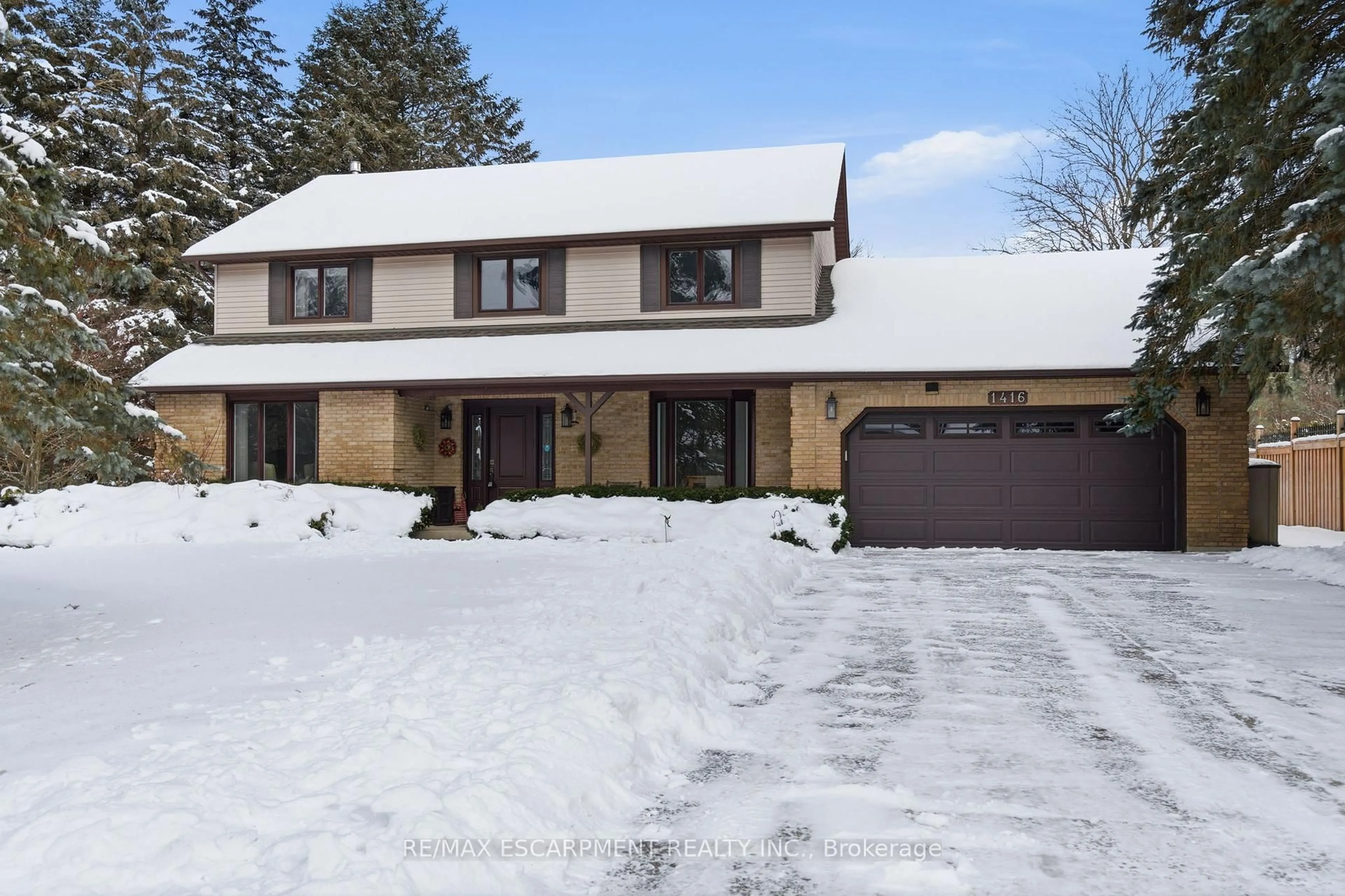 A pic from outside/outdoor area/front of a property/back of a property/a pic from drone, street for 1416 Progreston Rd, Hamilton Ontario L0R 1H3