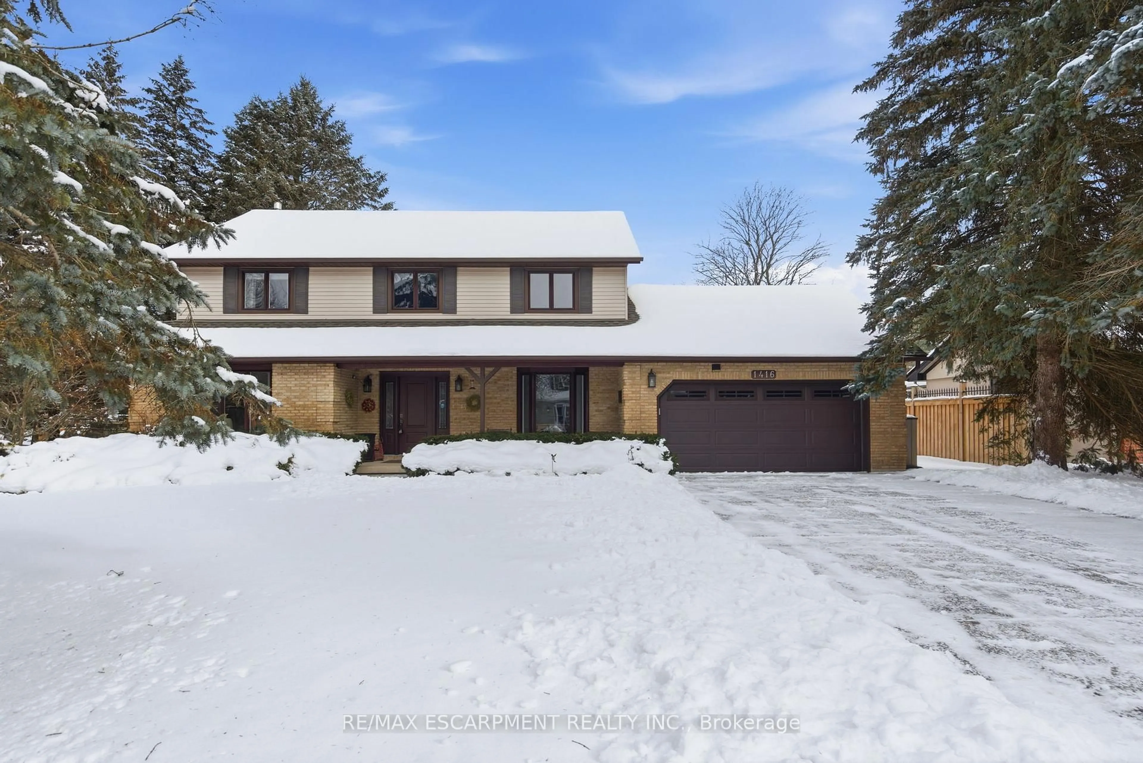 A pic from outside/outdoor area/front of a property/back of a property/a pic from drone, street for 1416 Progreston Rd, Hamilton Ontario L0R 1H3