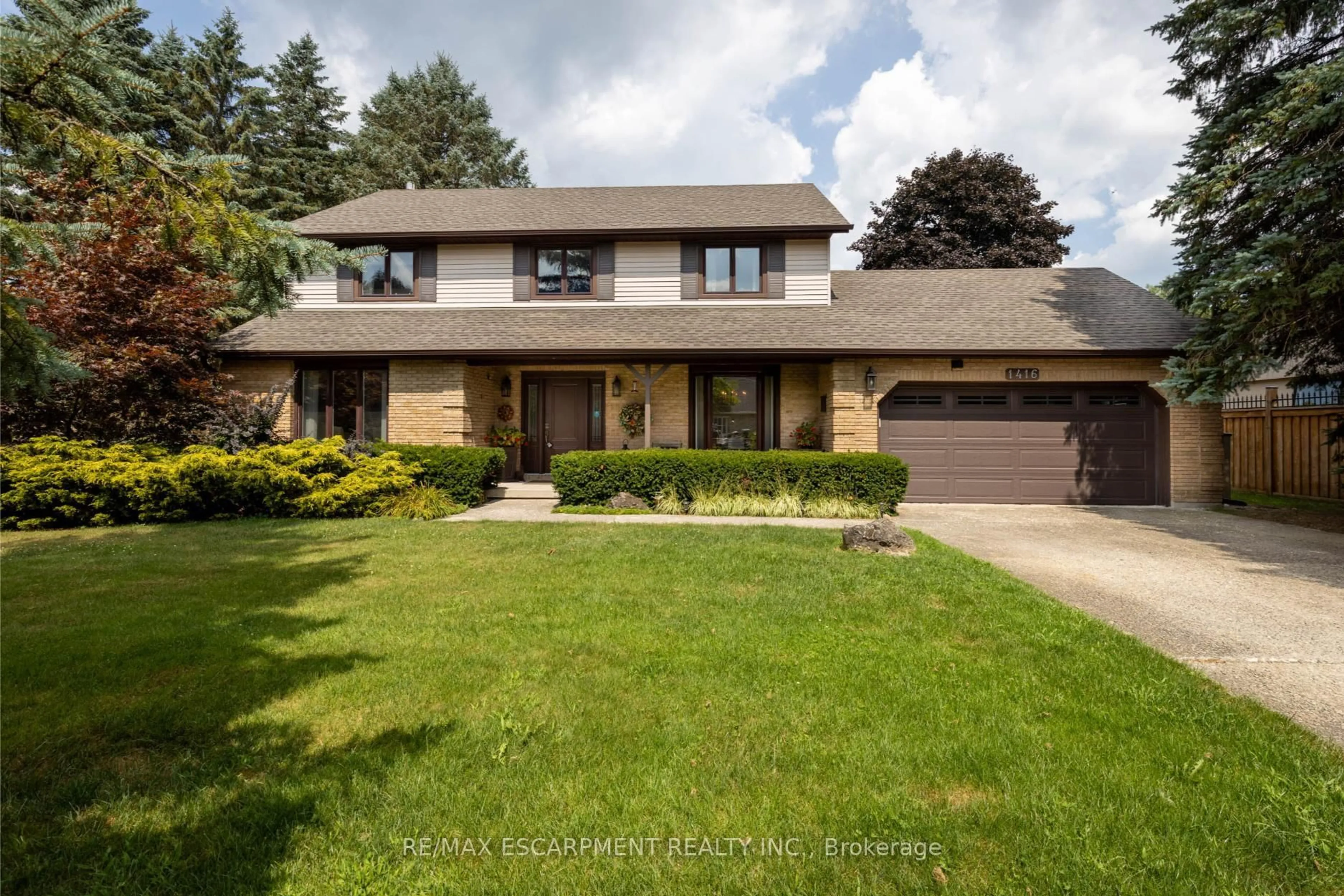 Home with vinyl exterior material, street for 1416 Progreston Rd, Hamilton Ontario L0R 1H3