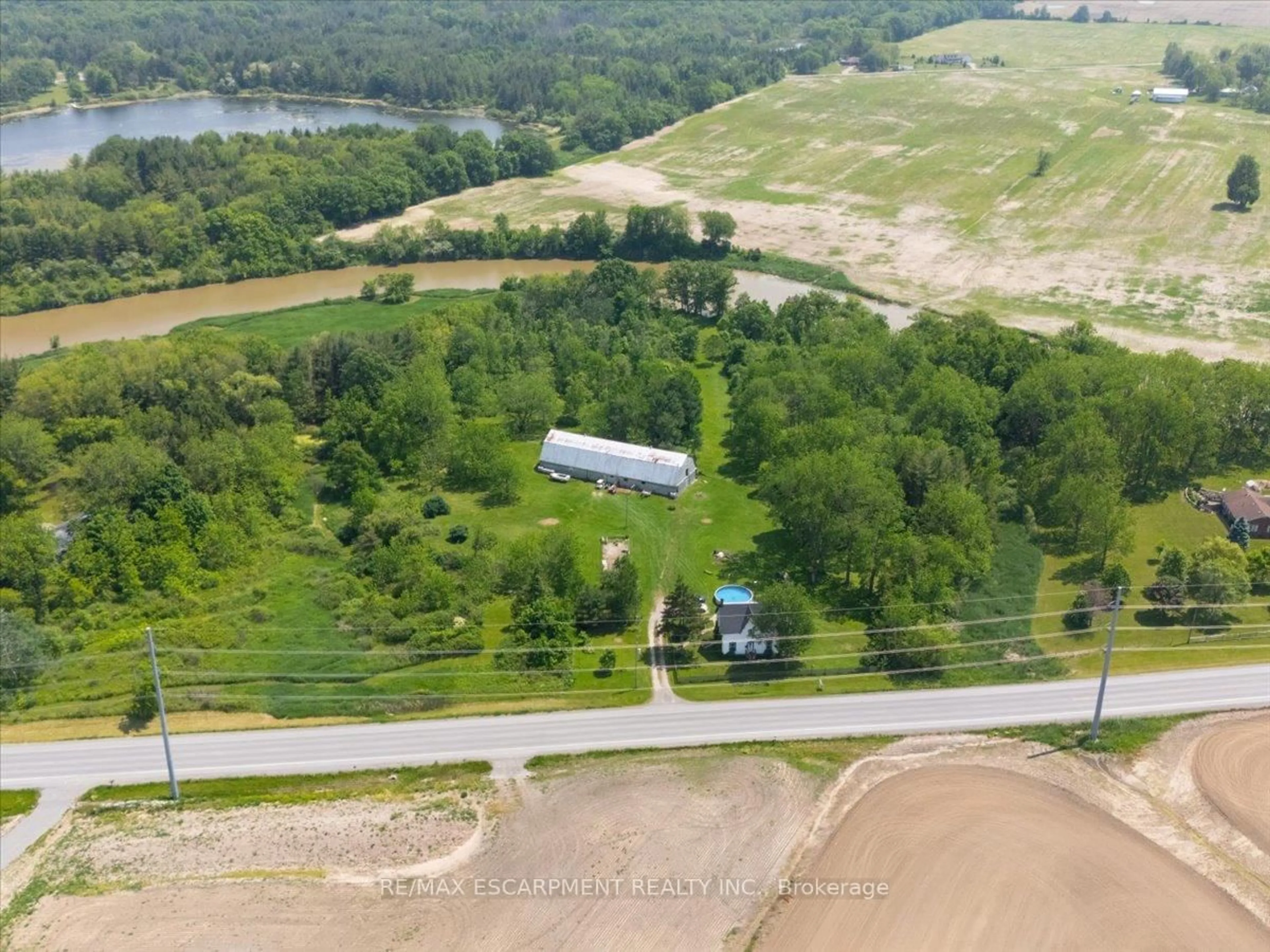 A pic from outside/outdoor area/front of a property/back of a property/a pic from drone, water/lake/river/ocean view for 5914 Canborough Rd, West Lincoln Ontario L0R 2J0