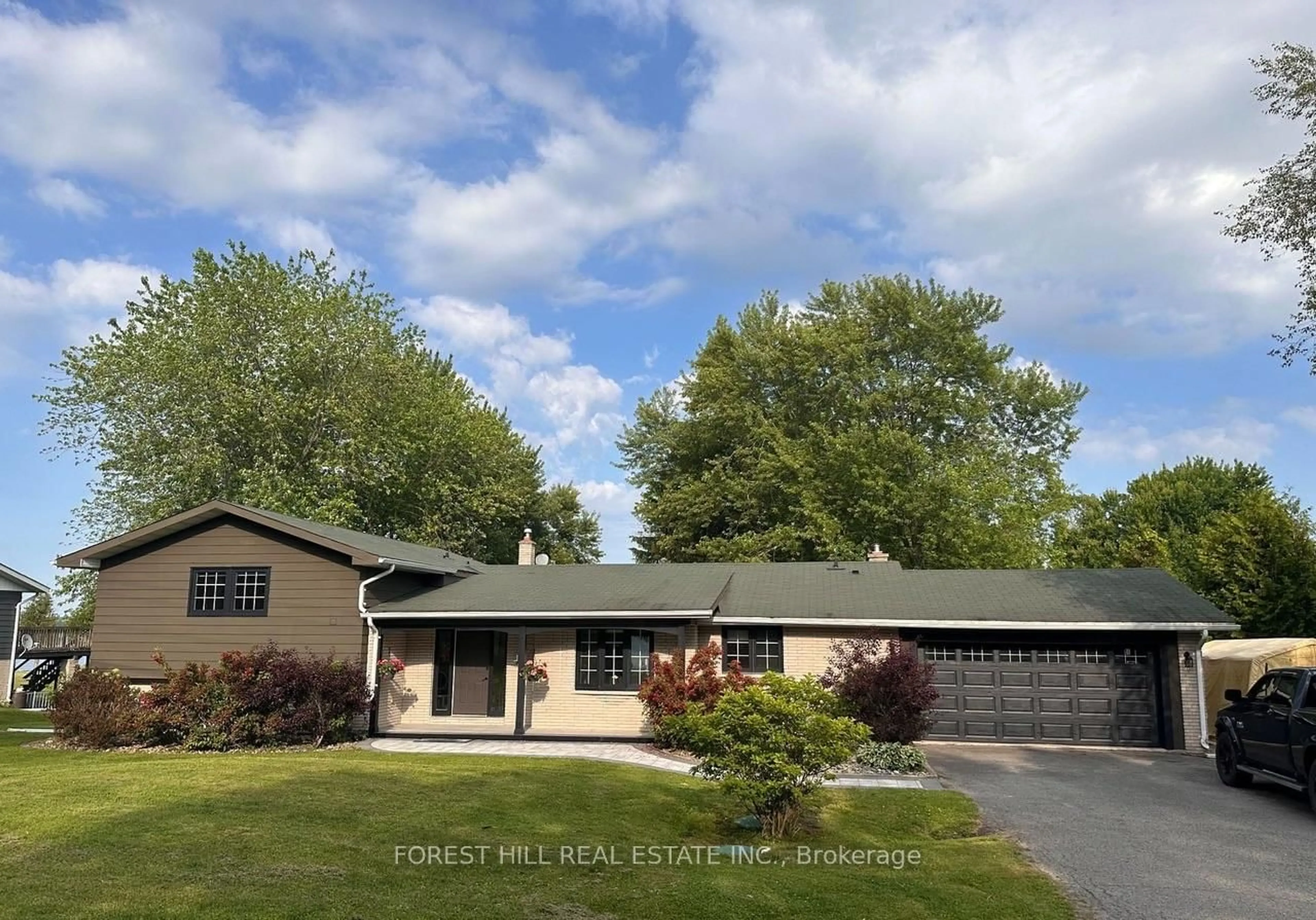 Home with vinyl exterior material, street for 1143 Connaught Dr, Selwyn Ontario K0L 1T0