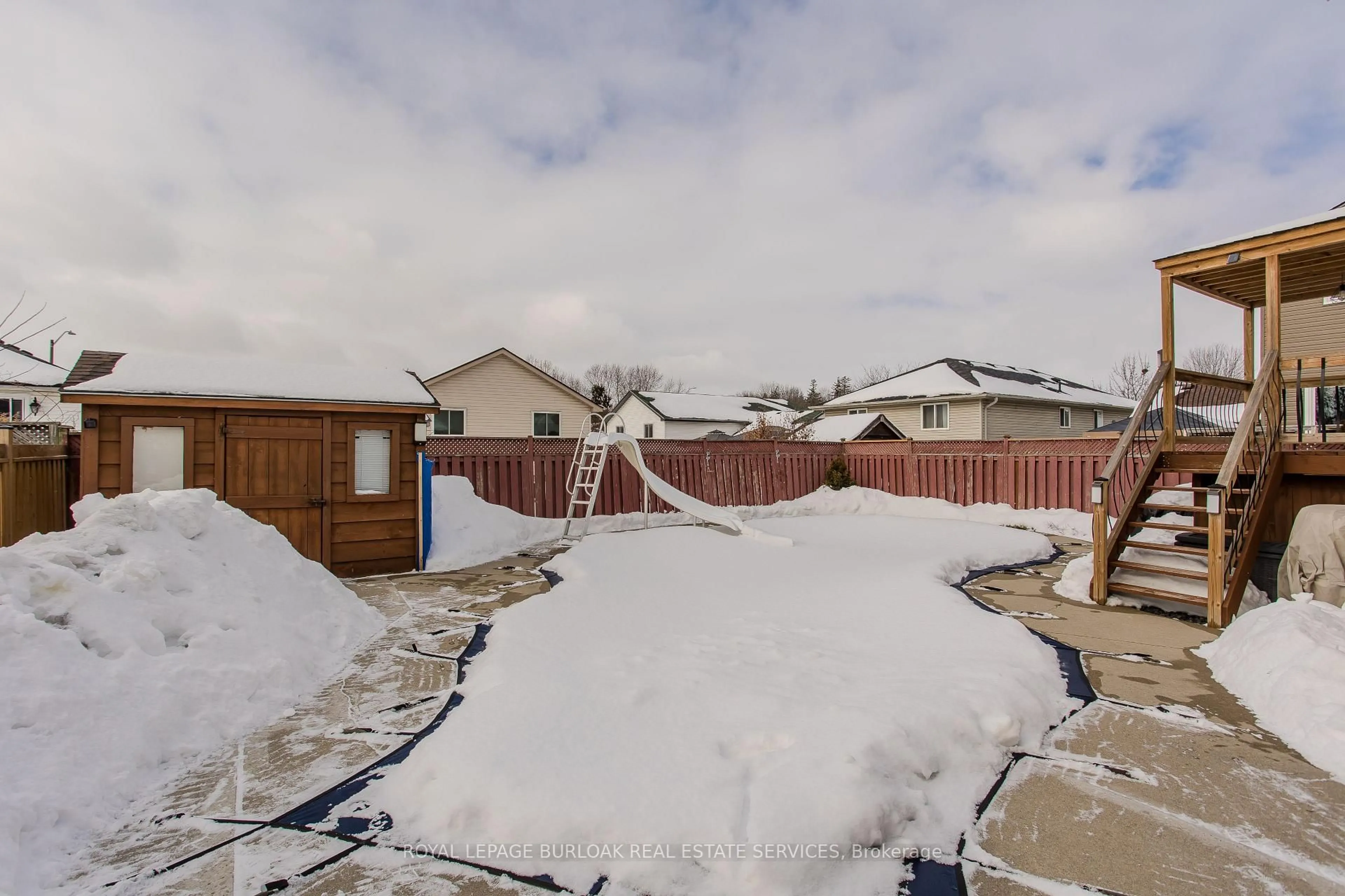 A pic from outside/outdoor area/front of a property/back of a property/a pic from drone, street for 11 Robinia Lane, Brantford Ontario N3V 1E3