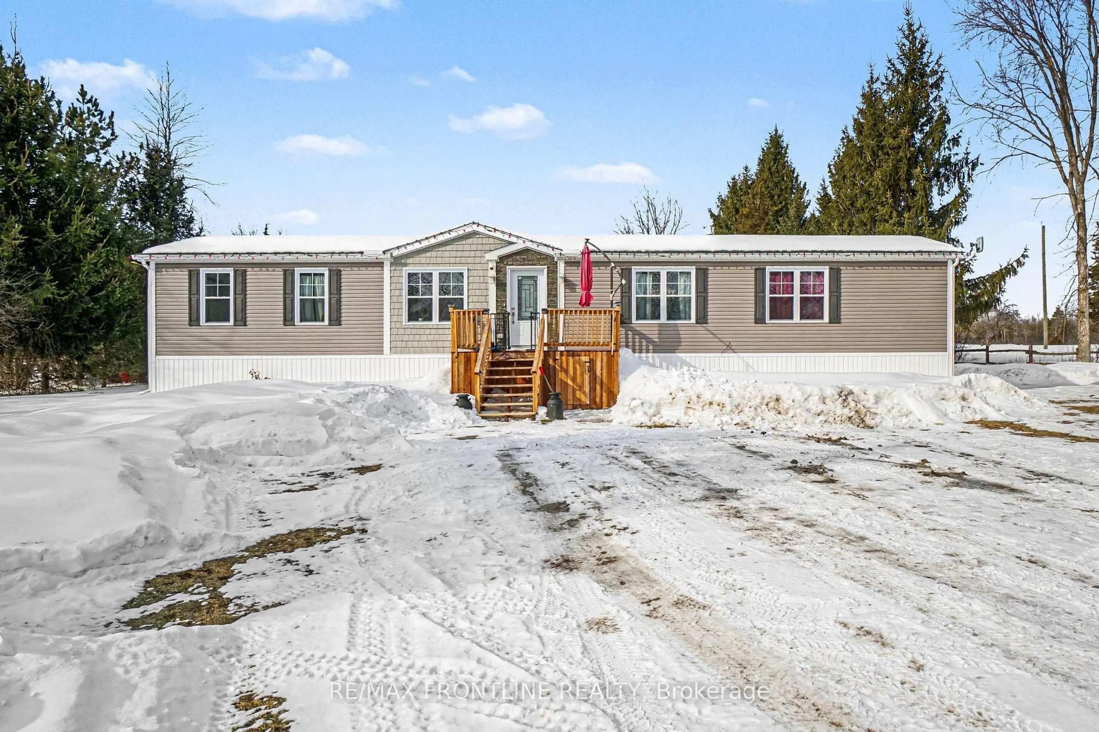 Home with vinyl exterior material, unknown for 632 Poonamalie Side Rd, Smiths Falls Ontario K7A 4S4