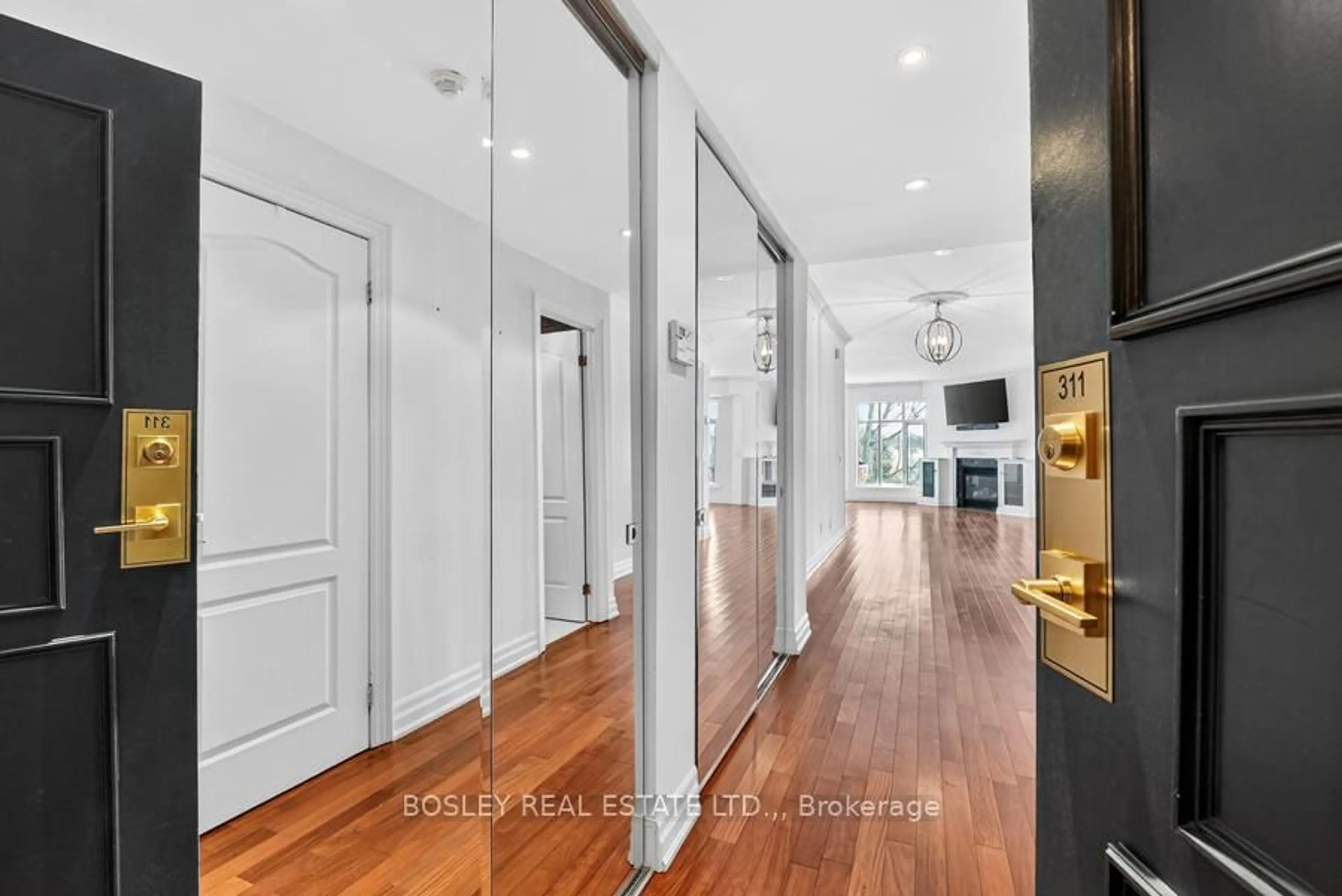 Indoor entryway for 225 Ricardo St #311, Niagara-on-the-Lake Ontario L0S 1J0