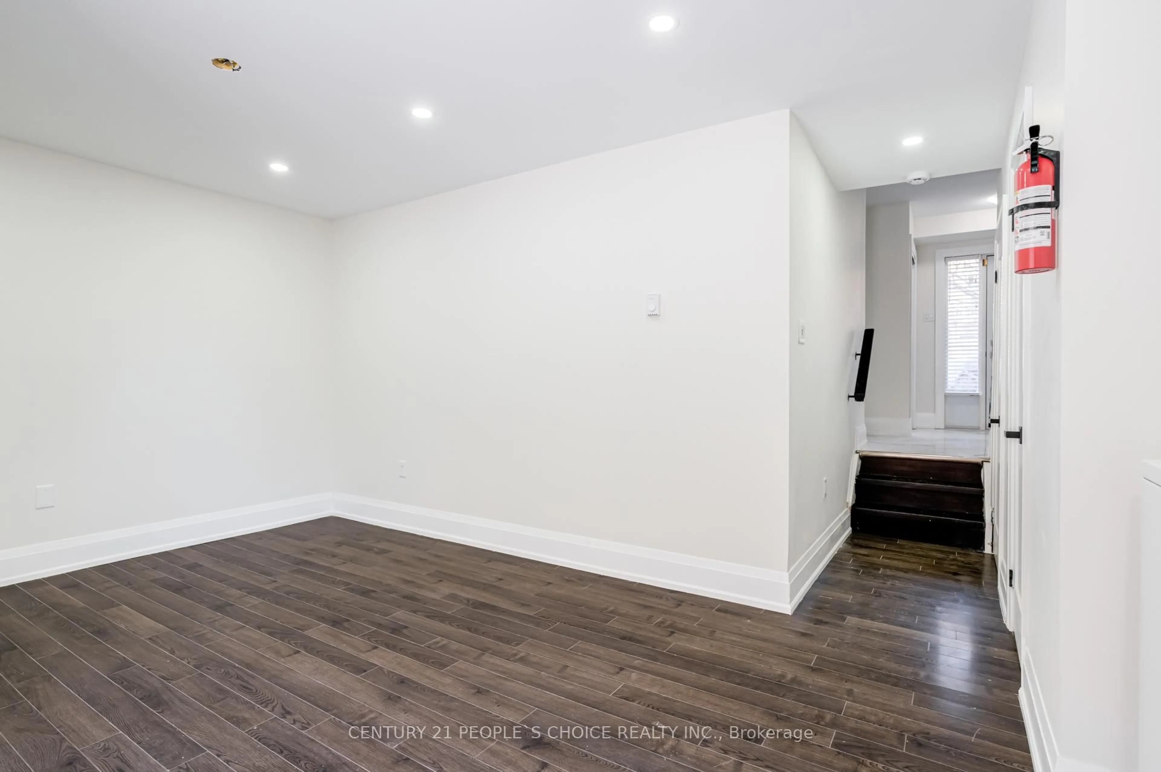 A pic of a room for 445 Stone Church Rd #24, Hamilton Ontario L9B 2L5