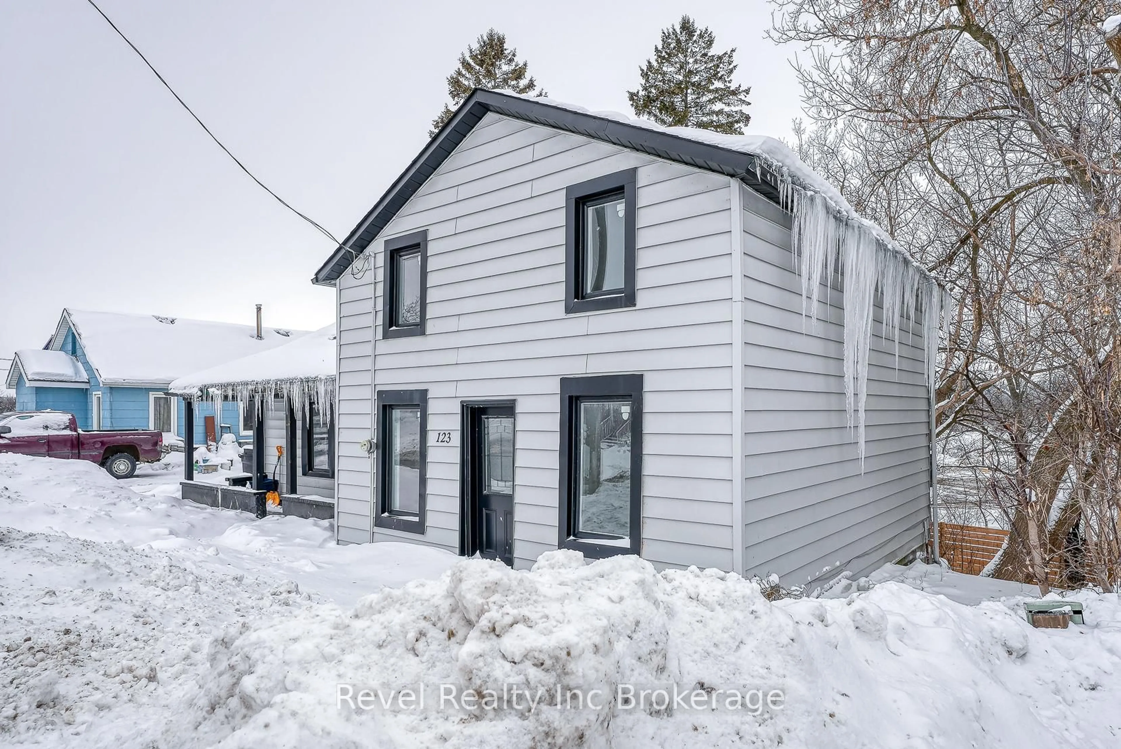 Unknown for 123 Charles St, Ingersoll Ontario N5C 1J9