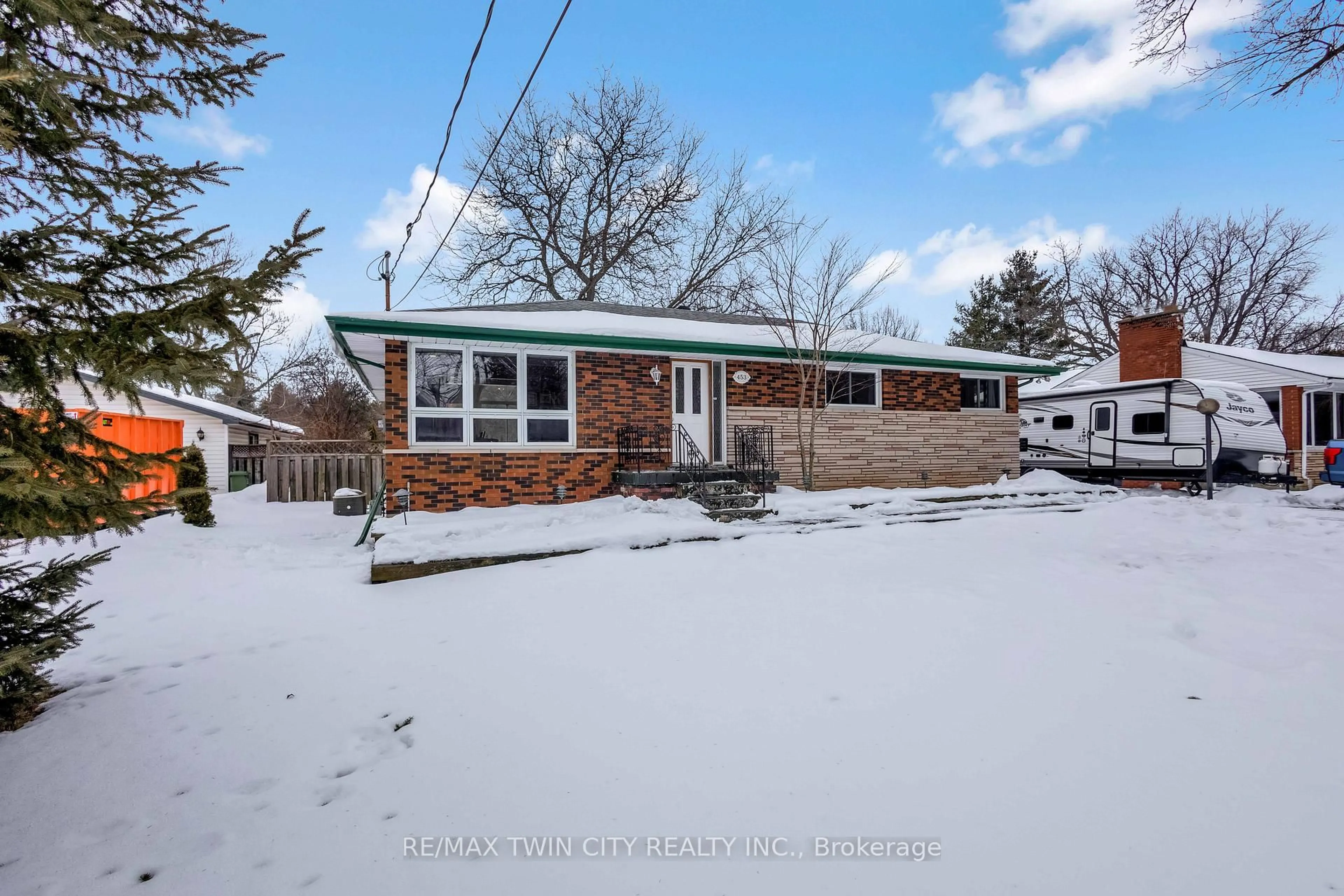A pic from outside/outdoor area/front of a property/back of a property/a pic from drone, street for 453 Glancaster Rd, Hamilton Ontario L0R 1W0