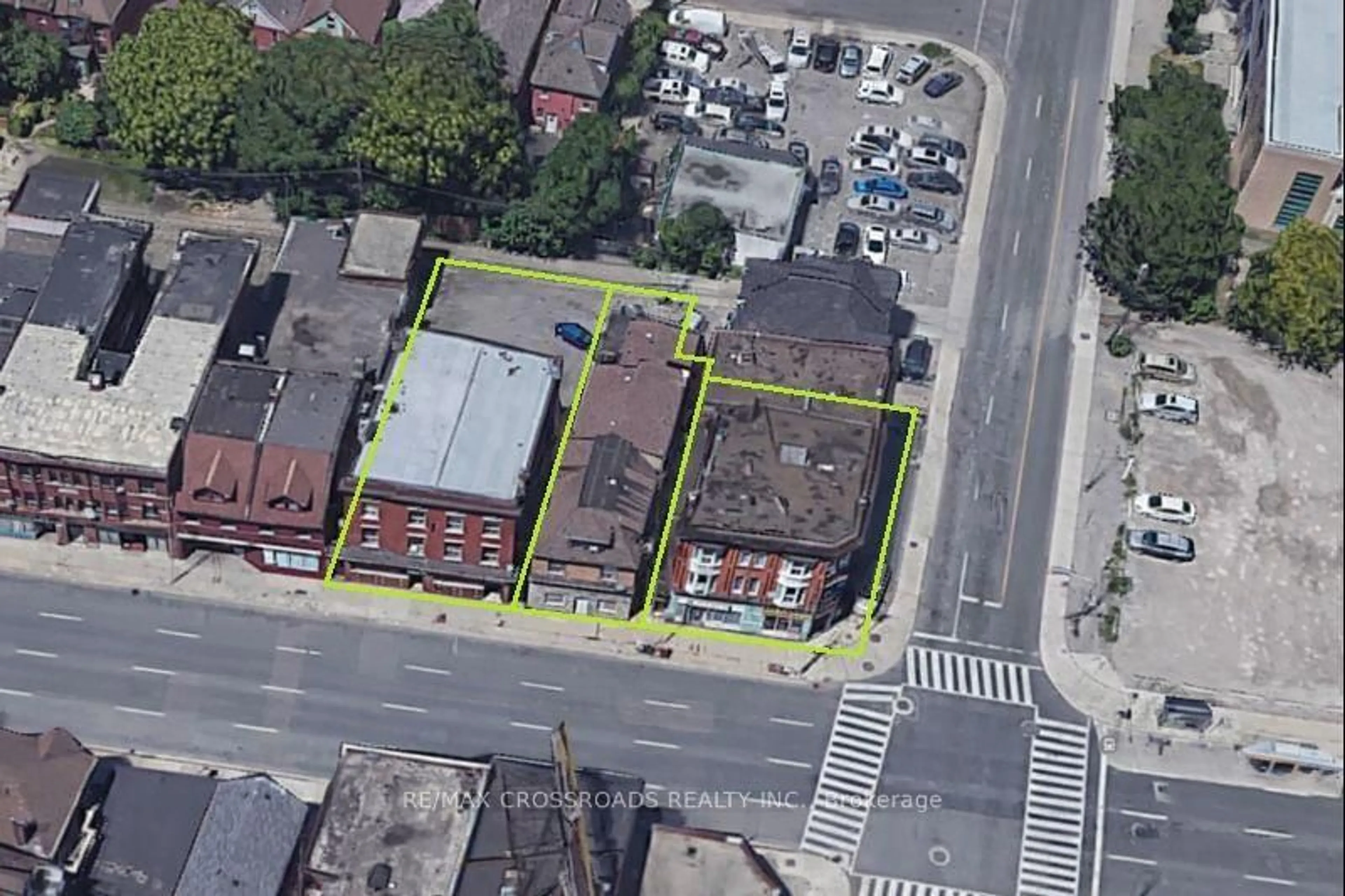 A pic from outside/outdoor area/front of a property/back of a property/a pic from drone, building for 663 King St, Hamilton Ontario L8N 1E5