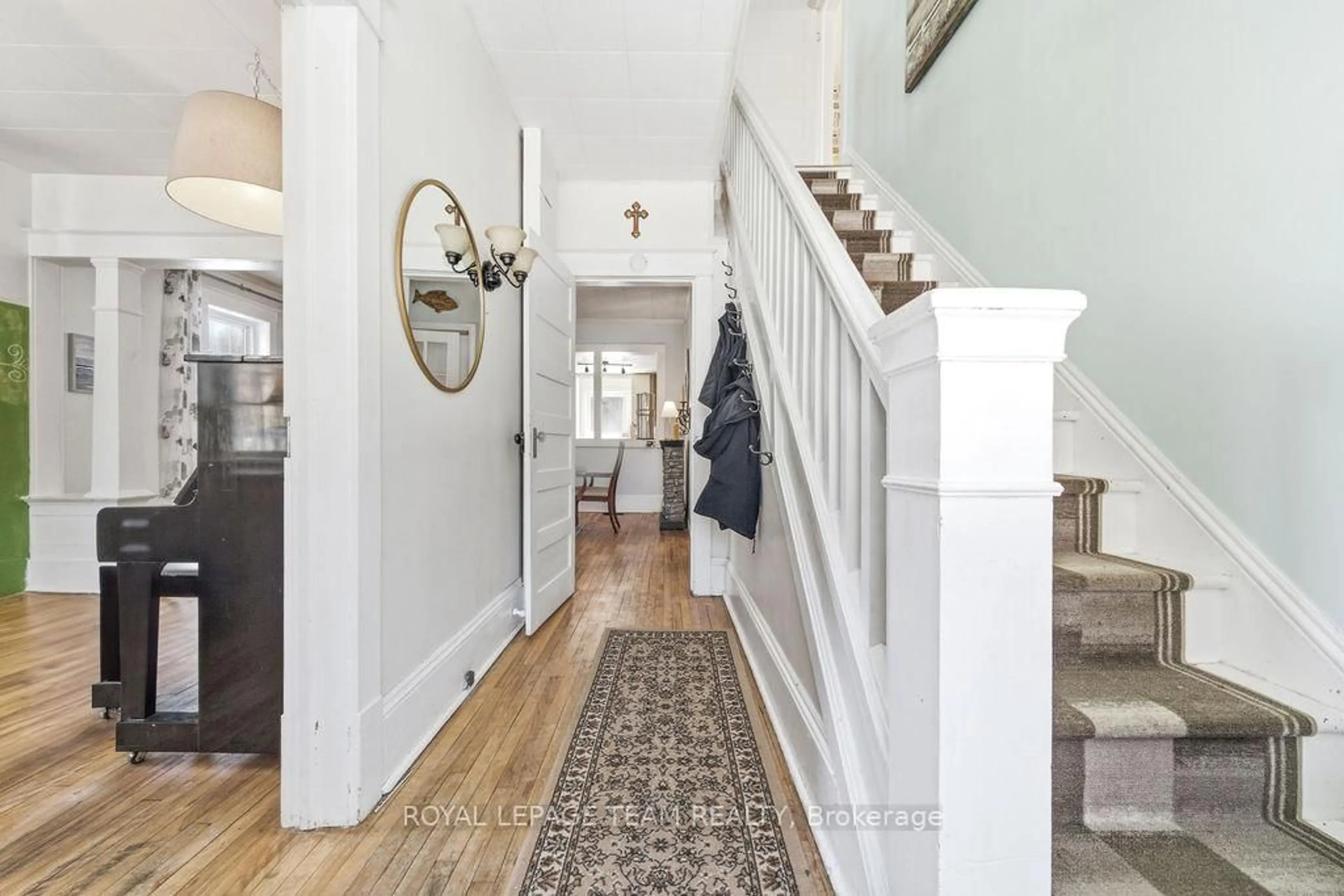 Indoor entryway for 21 King St, Killaloe Ontario K0J 2A0