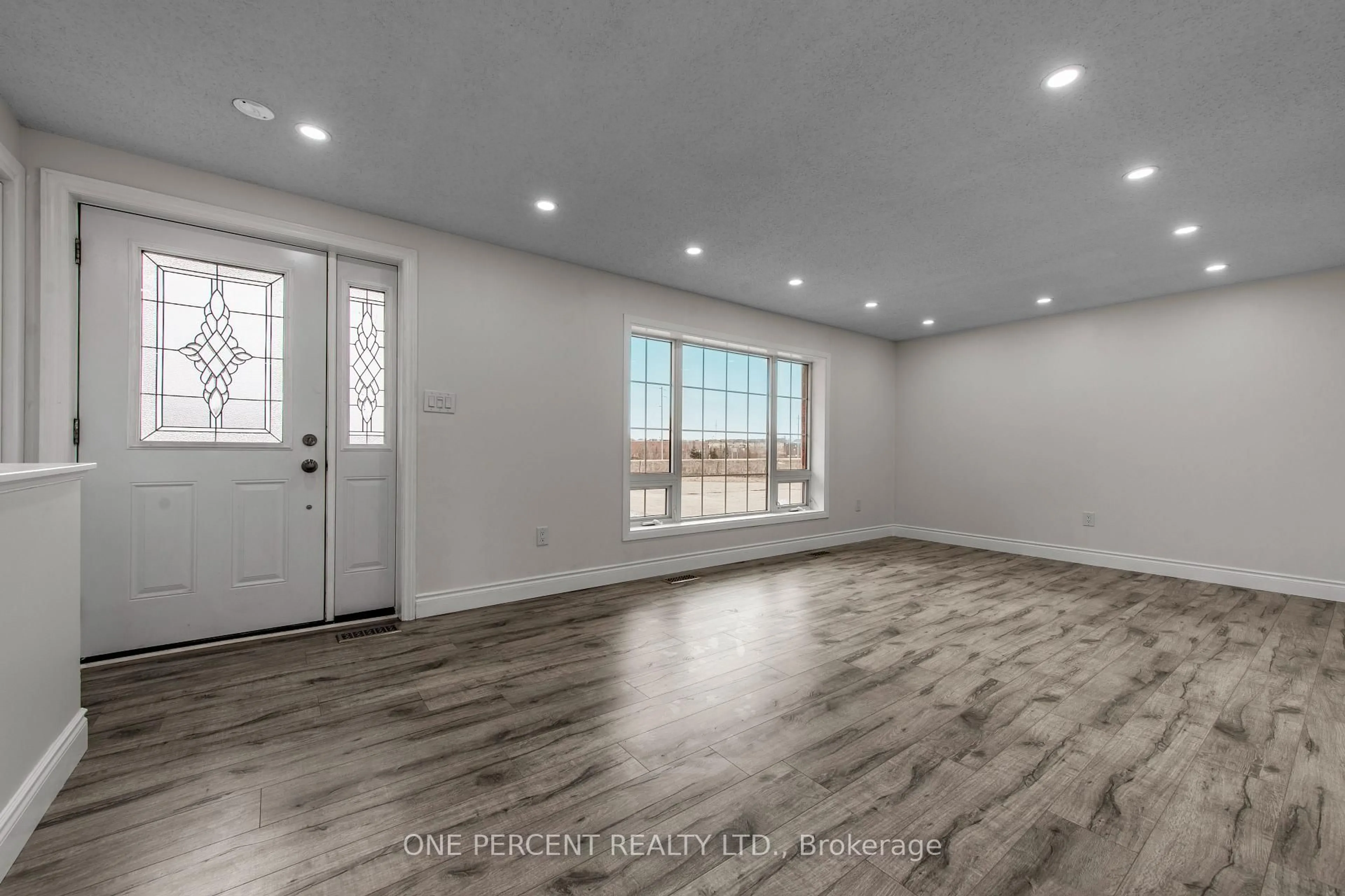 Indoor entryway for 156011 Highway 10 Highway, Melancthon Ontario L9V 1X9