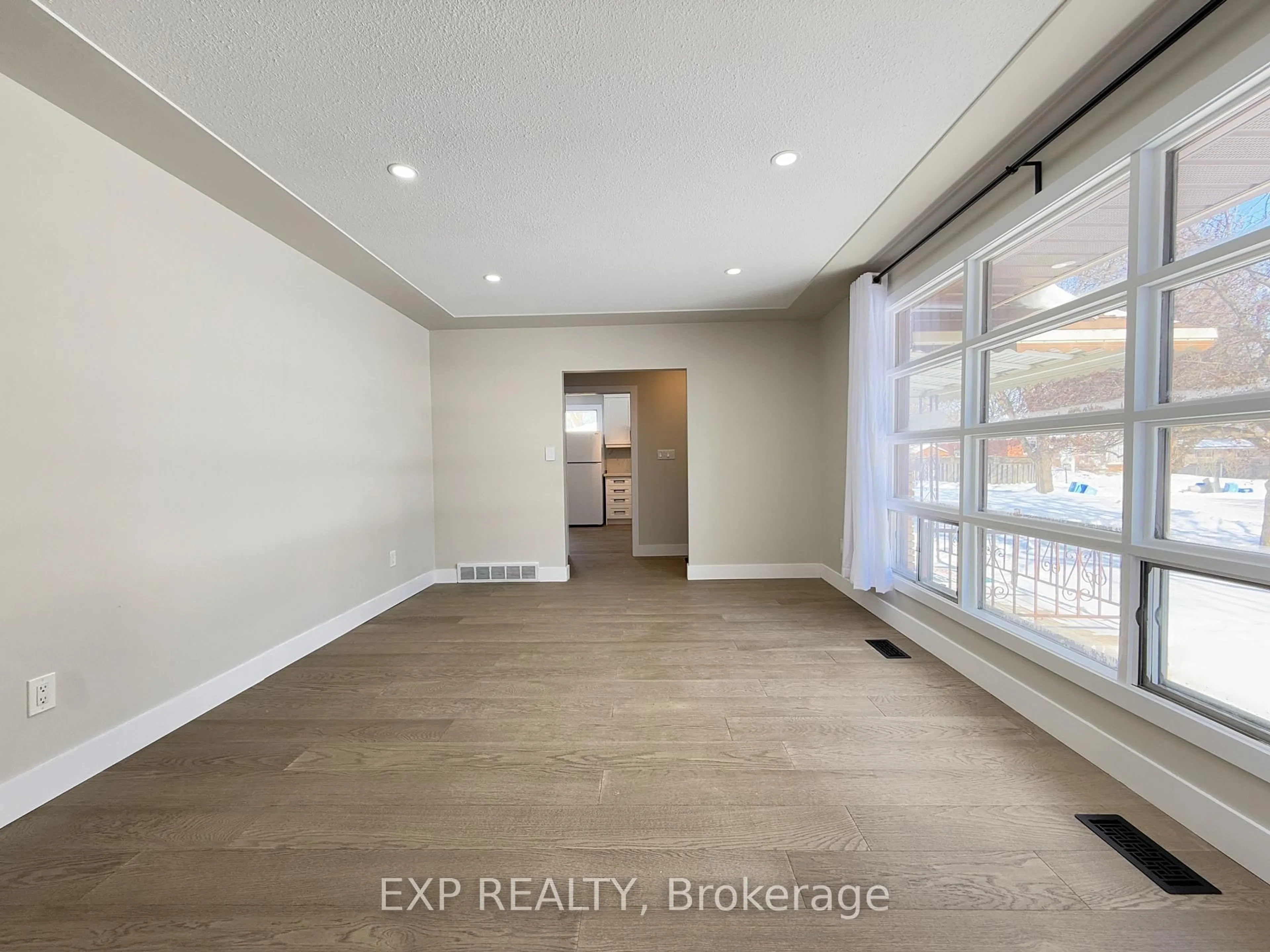 A pic of a room for 377 VESTA Pl, London East Ontario N5Y 1G4