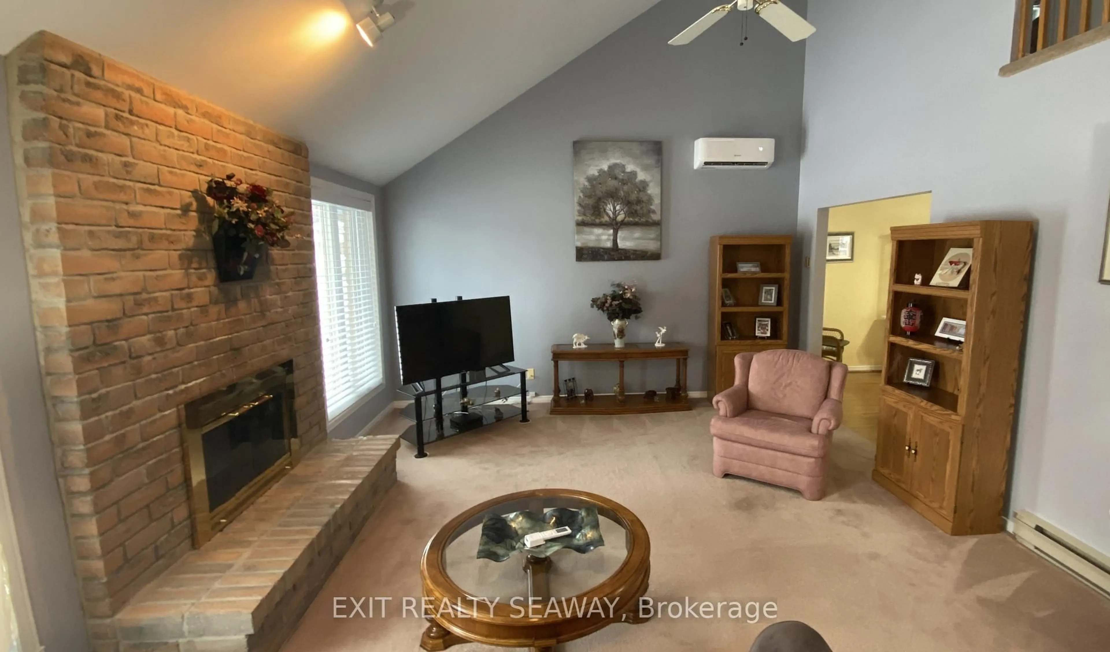 Living room with furniture, unknown for 1638 Blakely Dr, Cornwall Ontario K6J 5L3