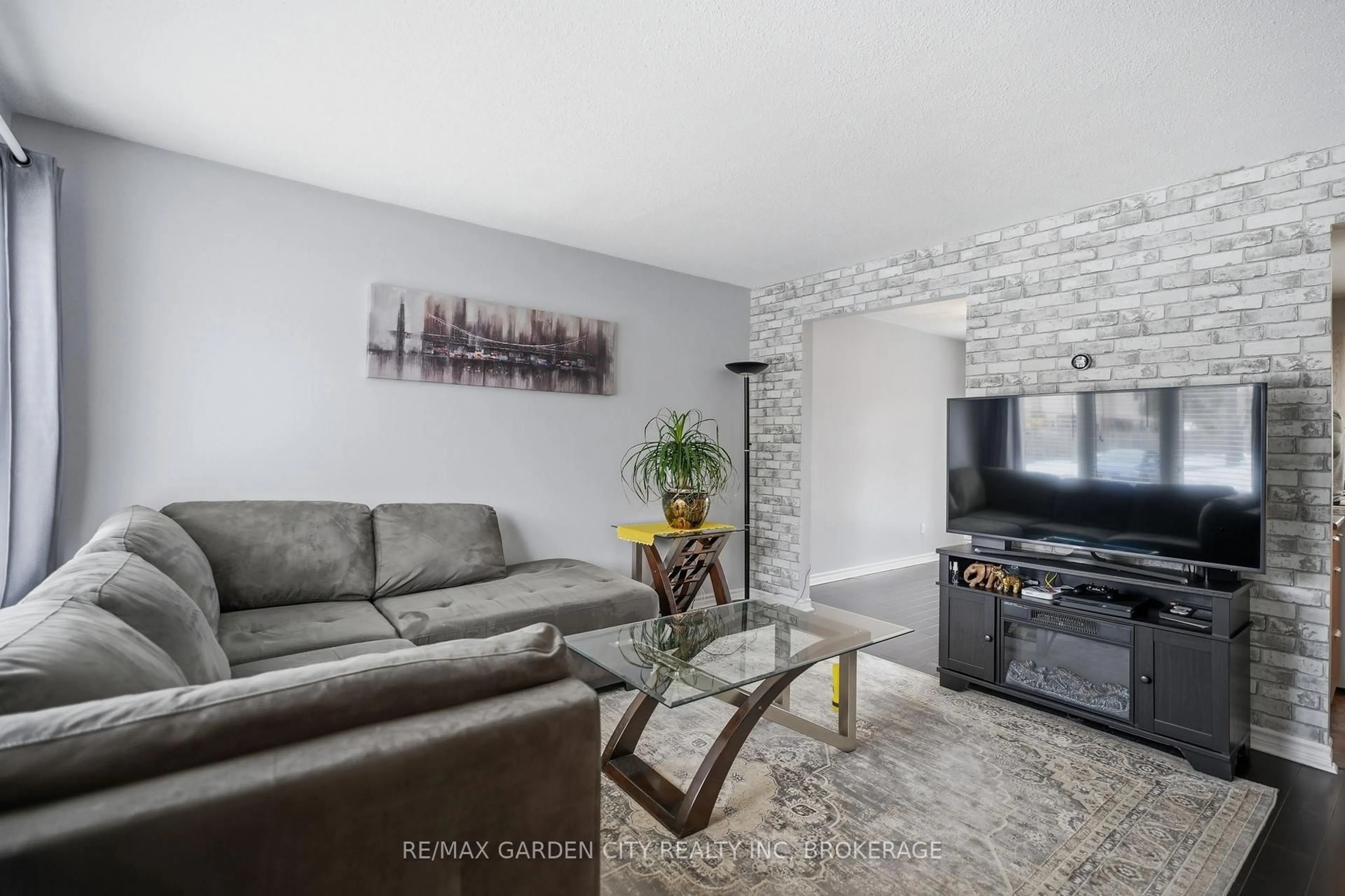 Living room with furniture, unknown for 2 Weiden St #29, St. Catharines Ontario L2M 6W5