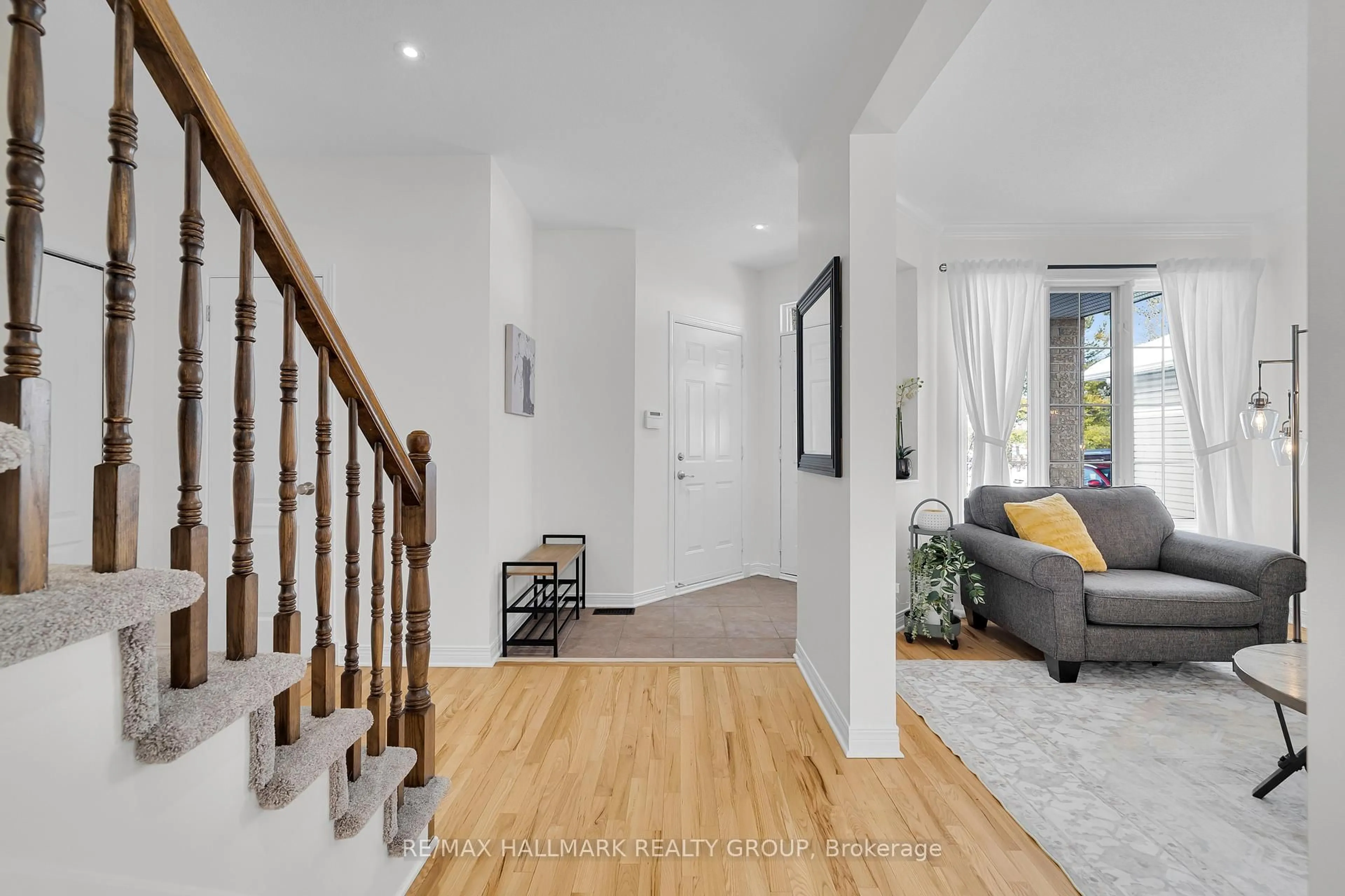 Unknown for 7 Rodeo Dr, Ottawa Ontario K2J 4Z3