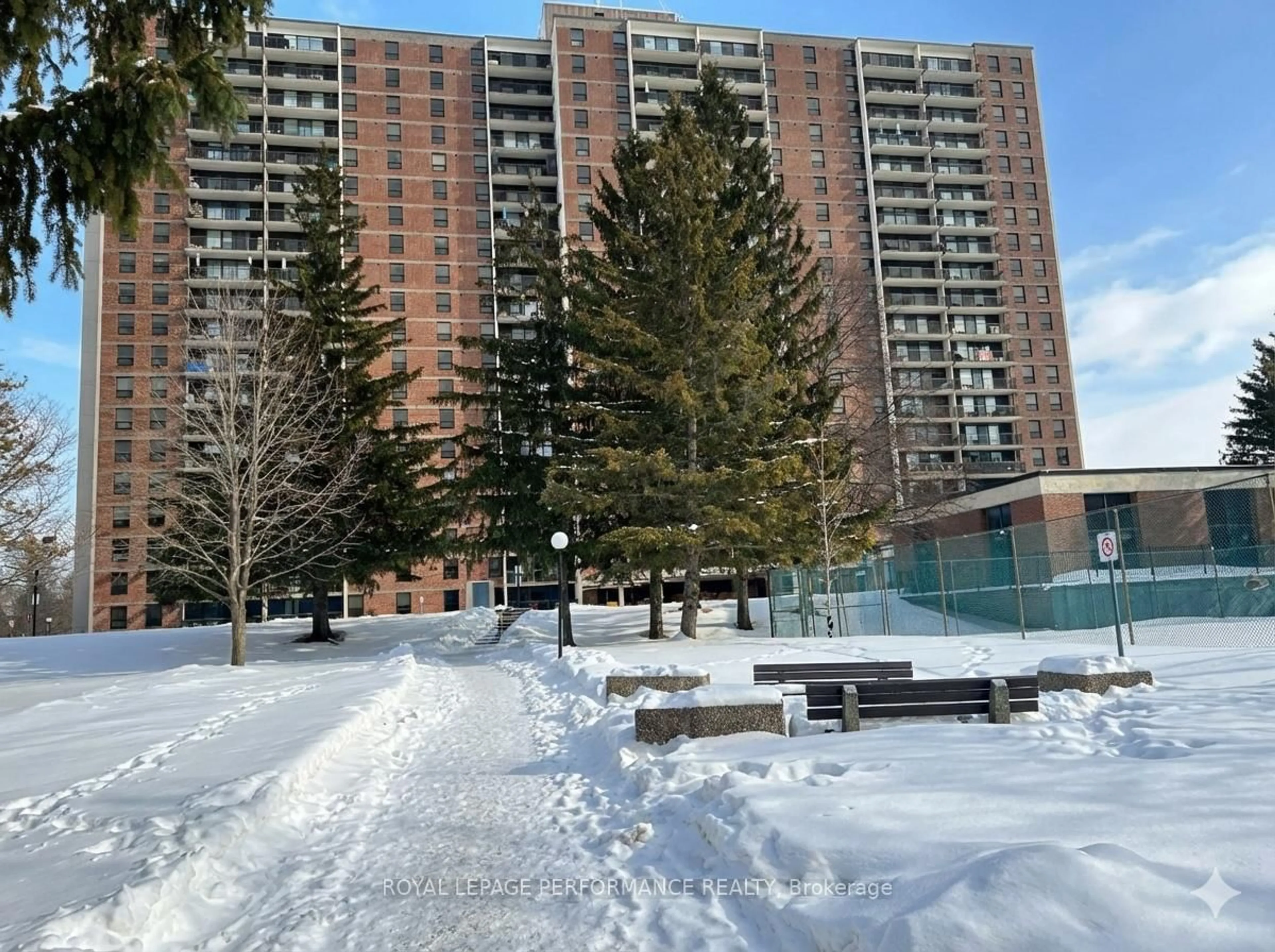 Patio, street for 665 Bathgate Dr #309, Ottawa Ontario K1K 3Y4
