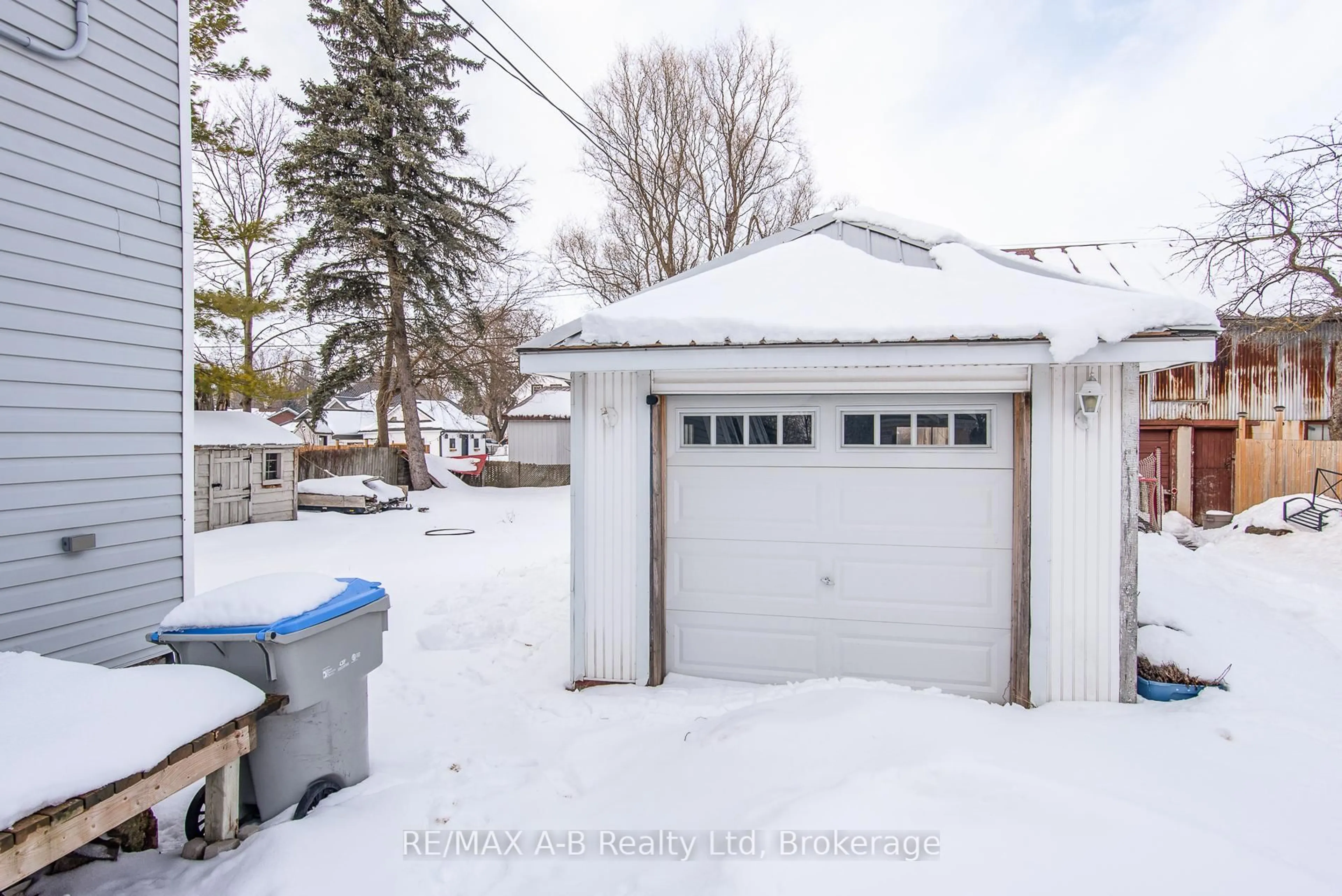 Shed for 86 King St, Bluewater Ontario N0M 1X0