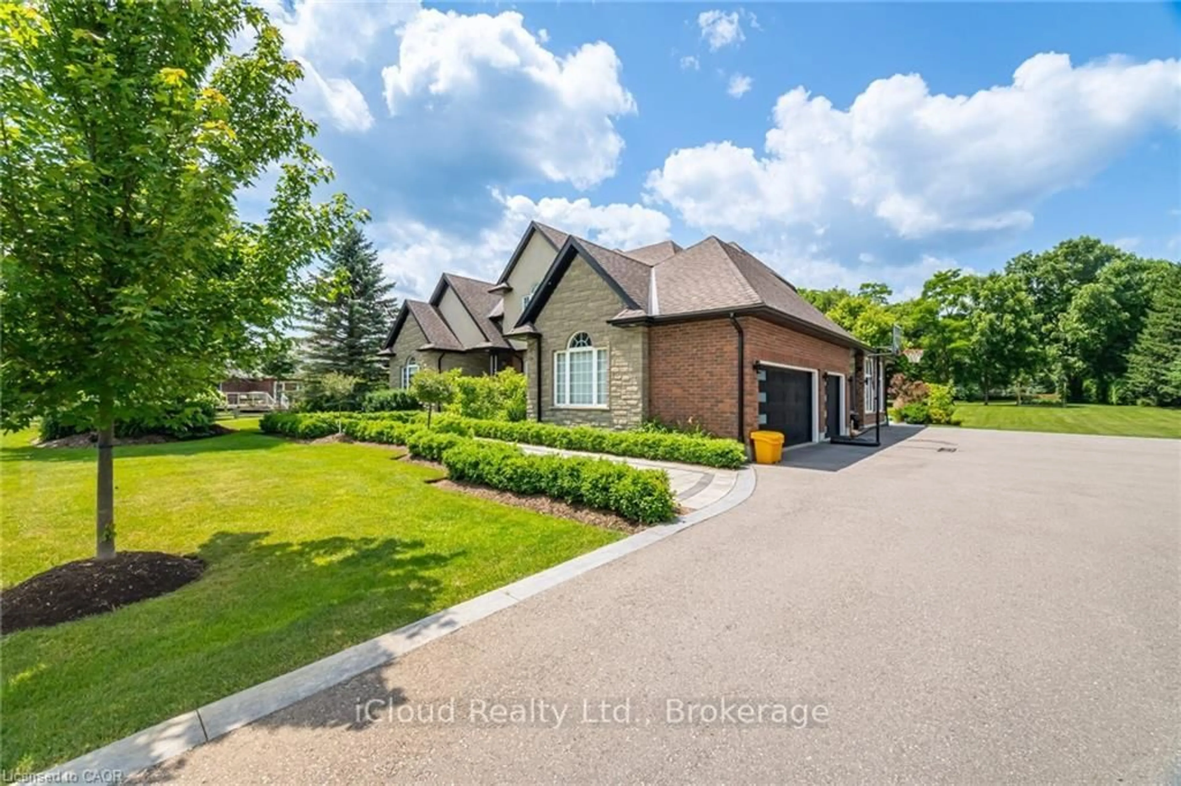 Home with brick exterior material, street for 4 Deer View Rdge, Puslinch Ontario N1H 6H9