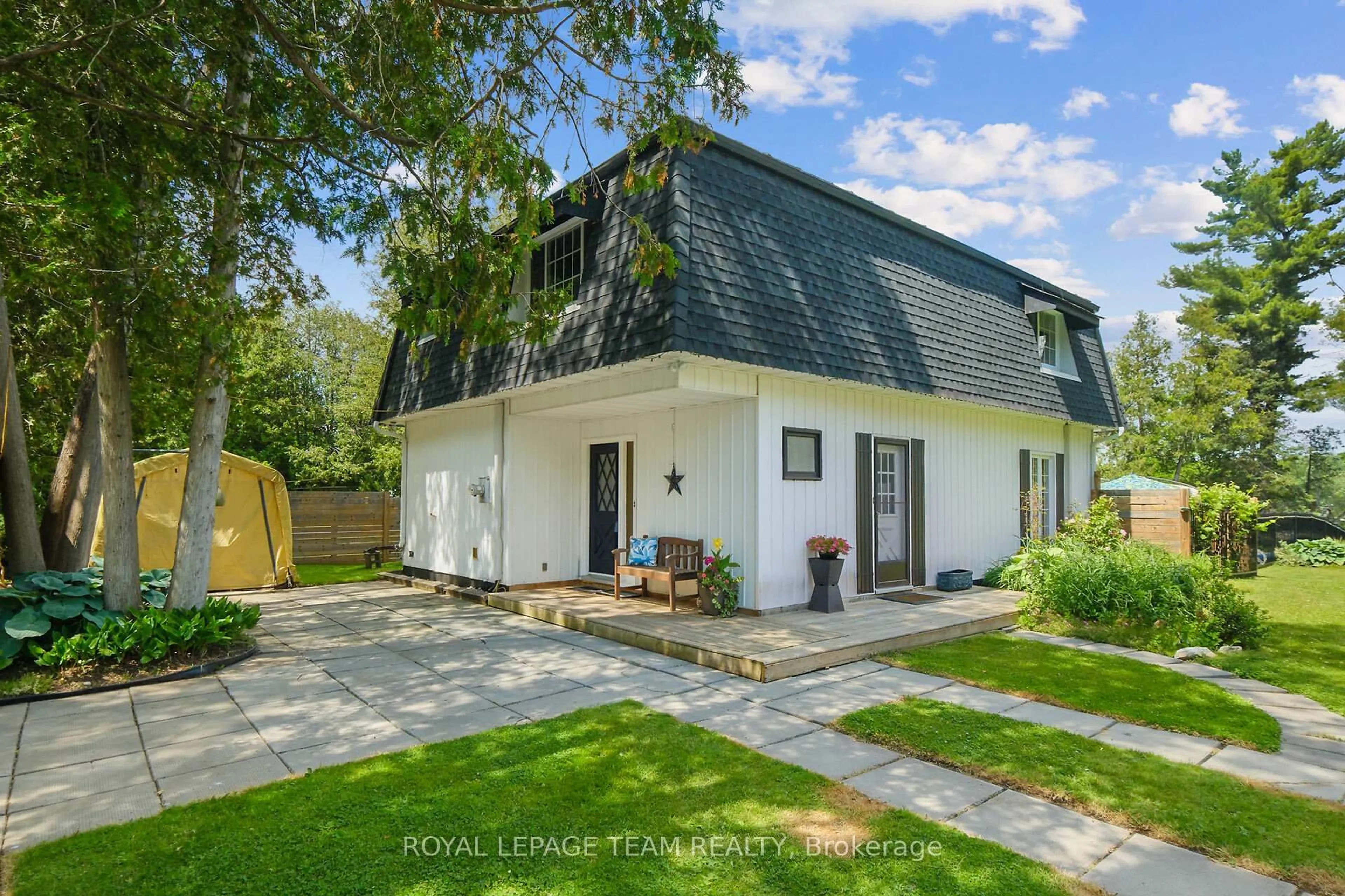 A pic from outside/outdoor area/front of a property/back of a property/a pic from drone, street for 4440 Tranquility Lane, Ottawa Ontario K0A 3M0