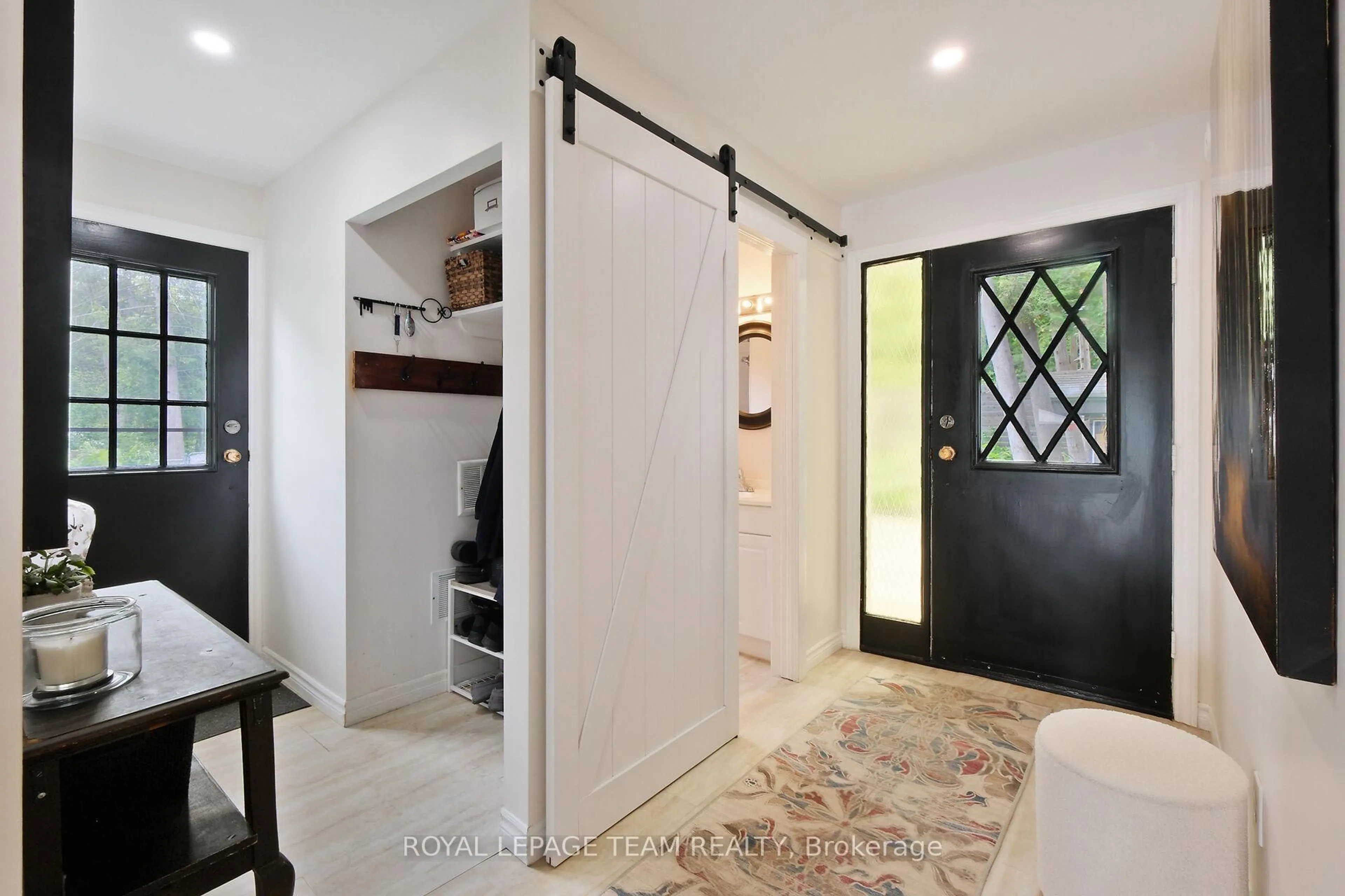 Indoor entryway for 4440 Tranquility Lane, Ottawa Ontario K0A 3M0