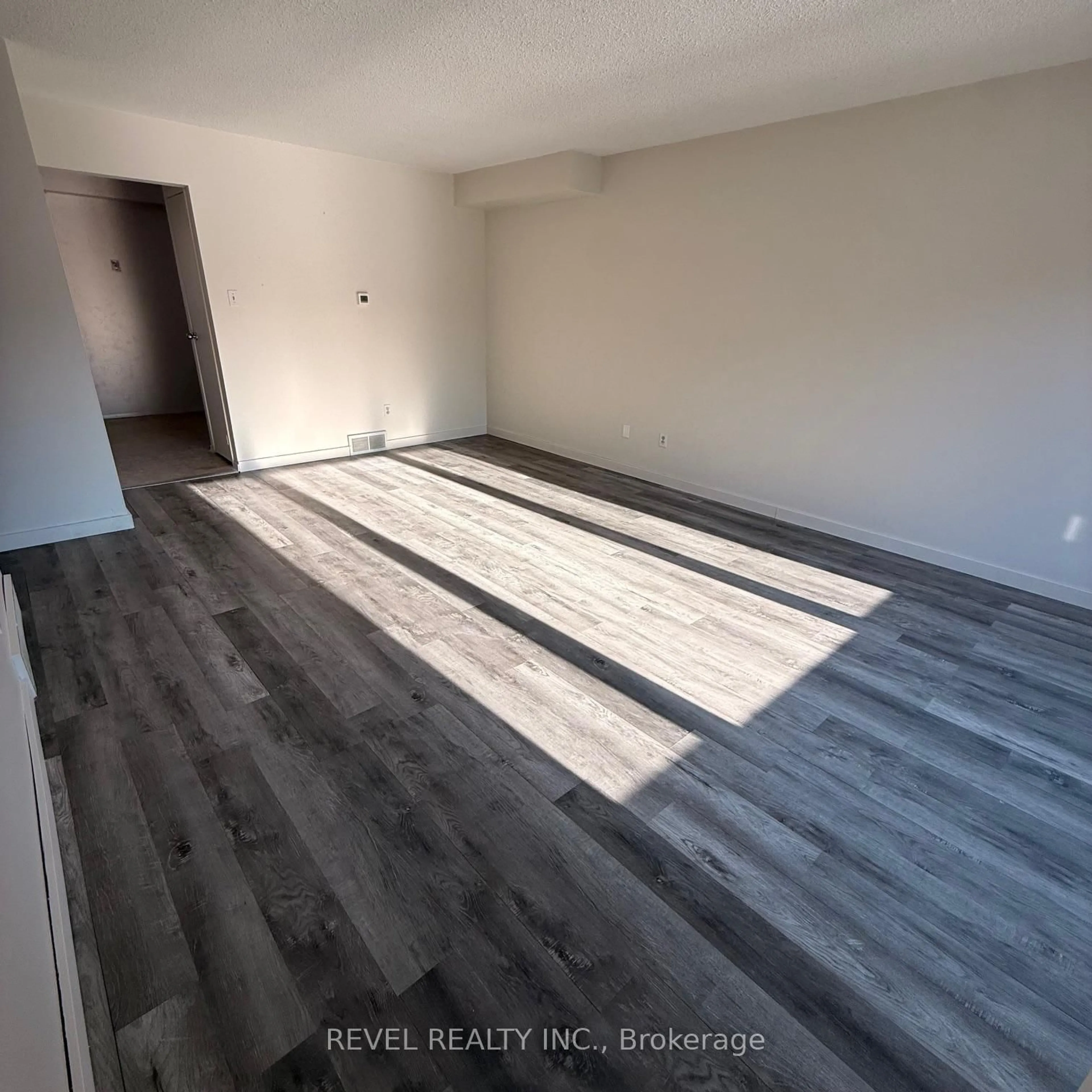 A pic of a room for 320 Westminster Ave #79, London South Ontario N6C 5H5