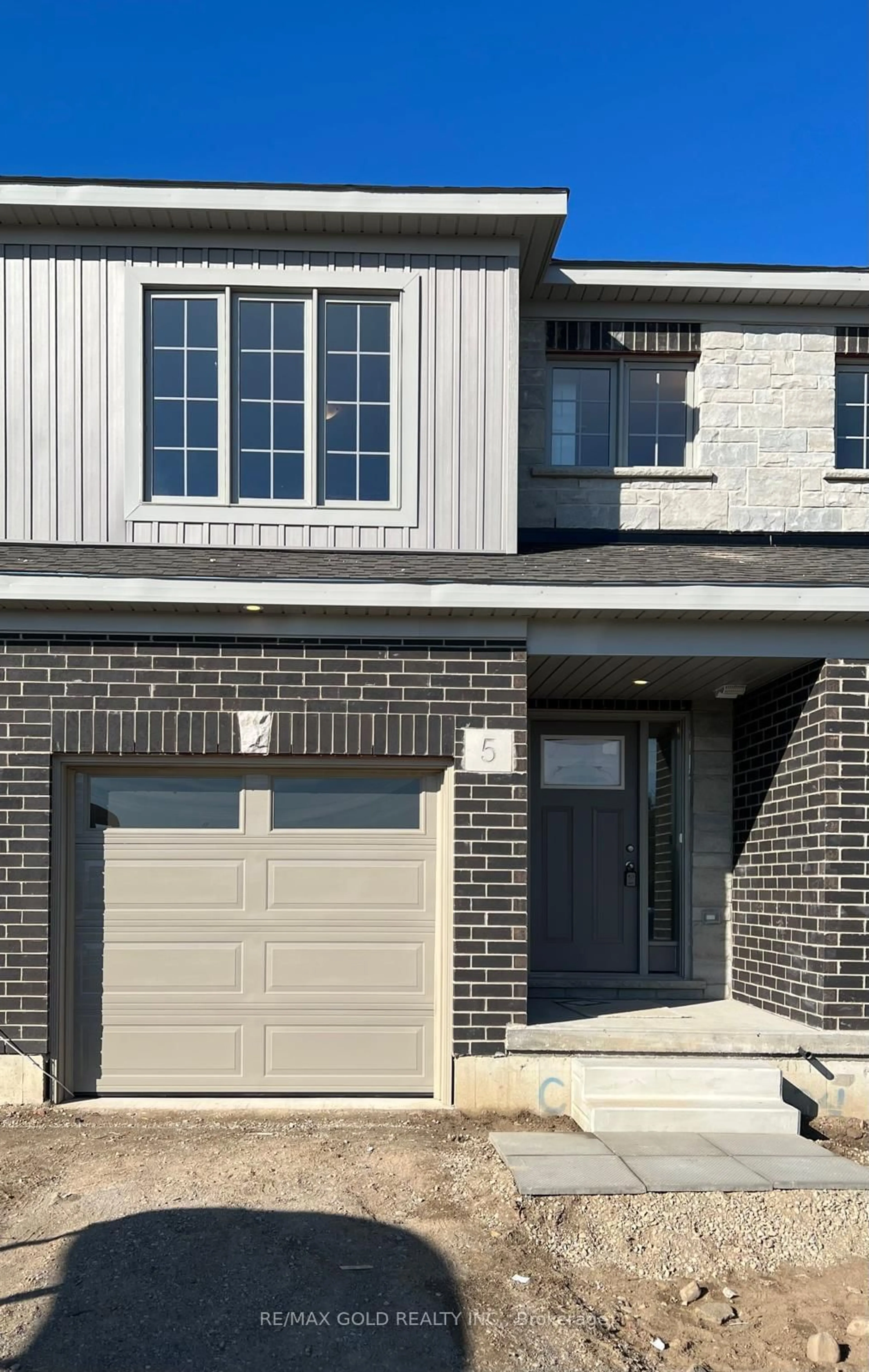 Home with brick exterior material, street for 5 West Mill St, North Dumfries Ontario N0B 1E0