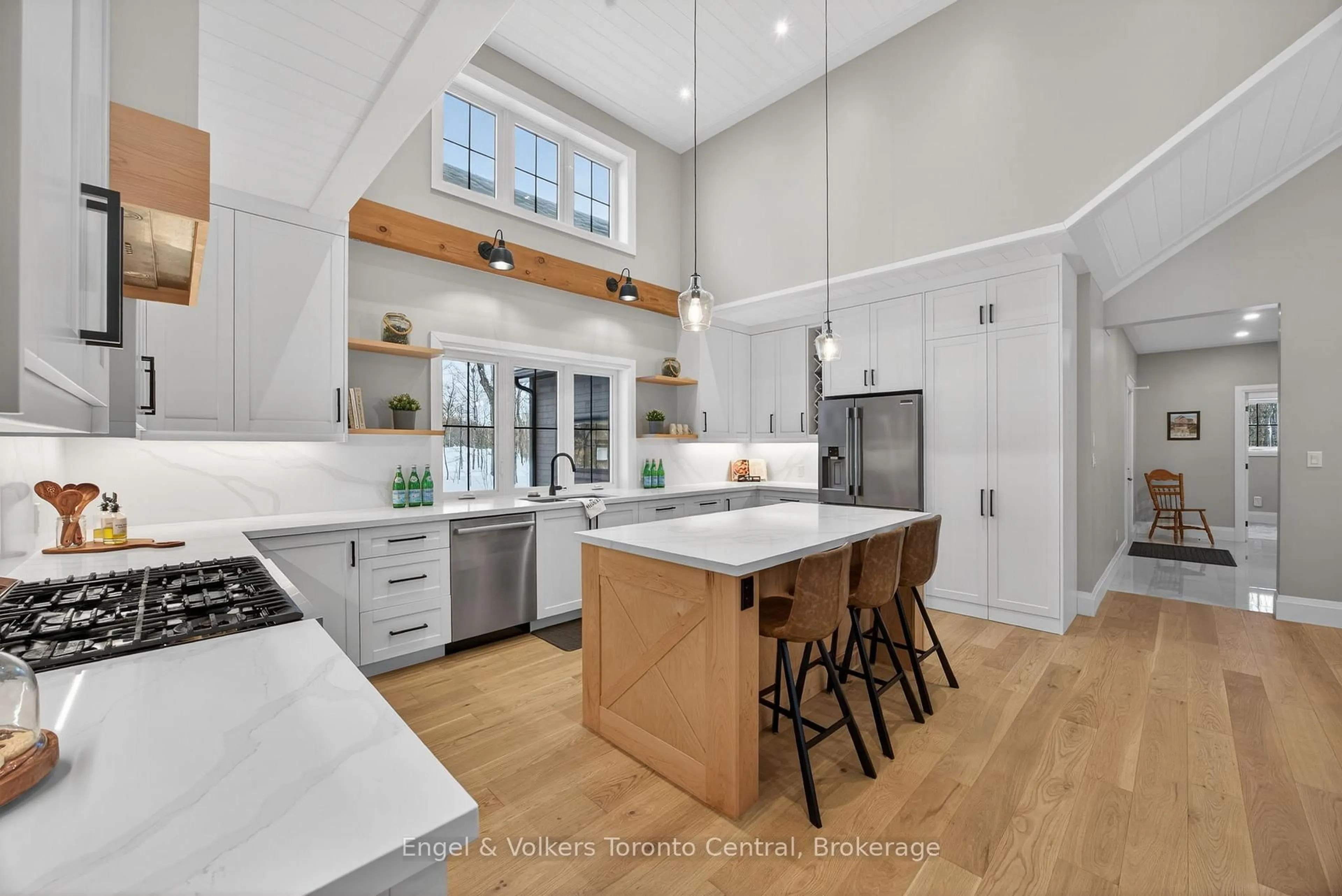Open concept kitchen, unknown for 1107 Xavier St, Gravenhurst Ontario P0E 1G0
