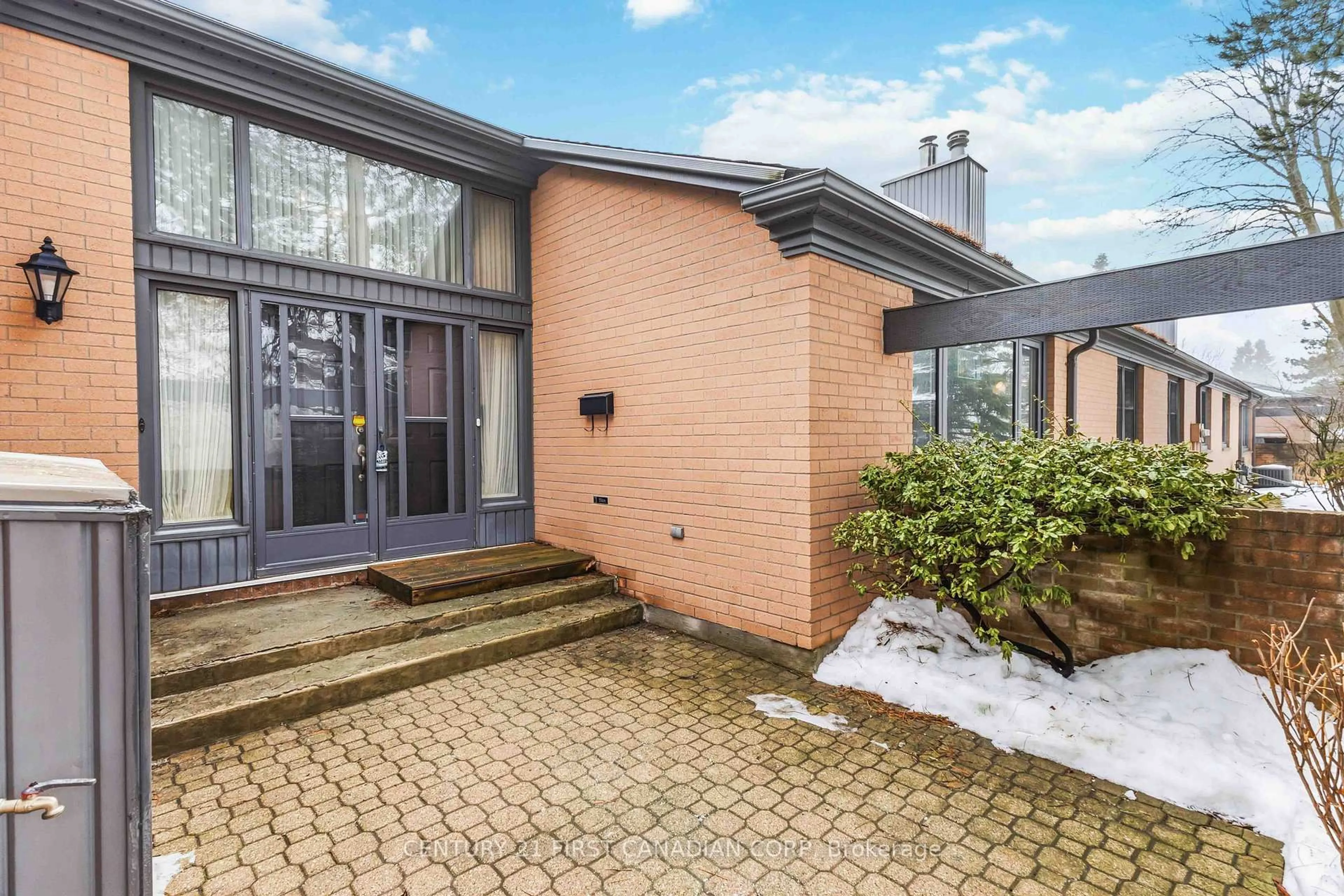 Home with brick exterior material, street for 50 FIDDLERS GREEN Rd #53, London North Ontario N6H 4T4