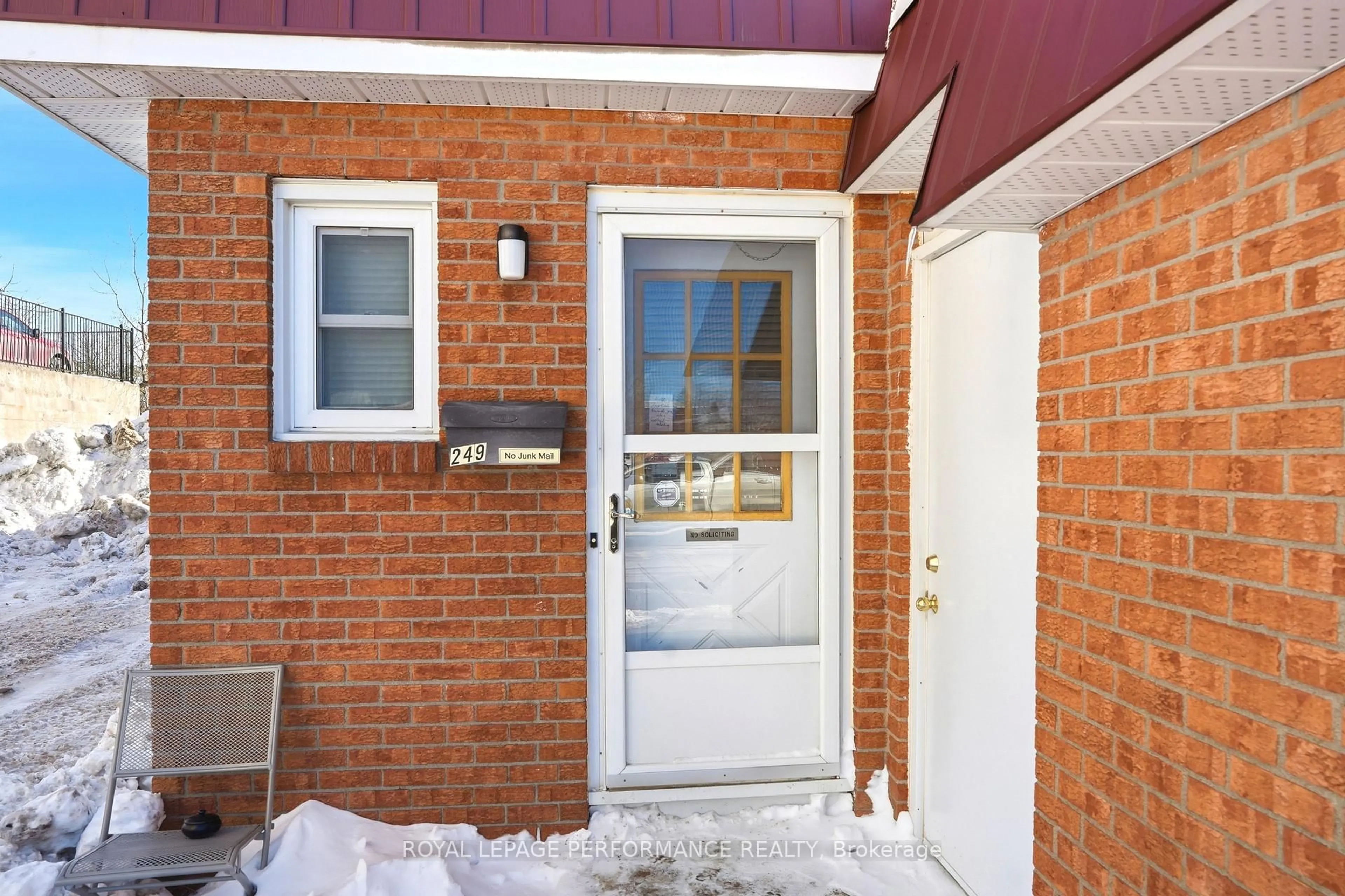 Indoor entryway for 249 Romulus Private #94, Ottawa Ontario K1K 3Y2