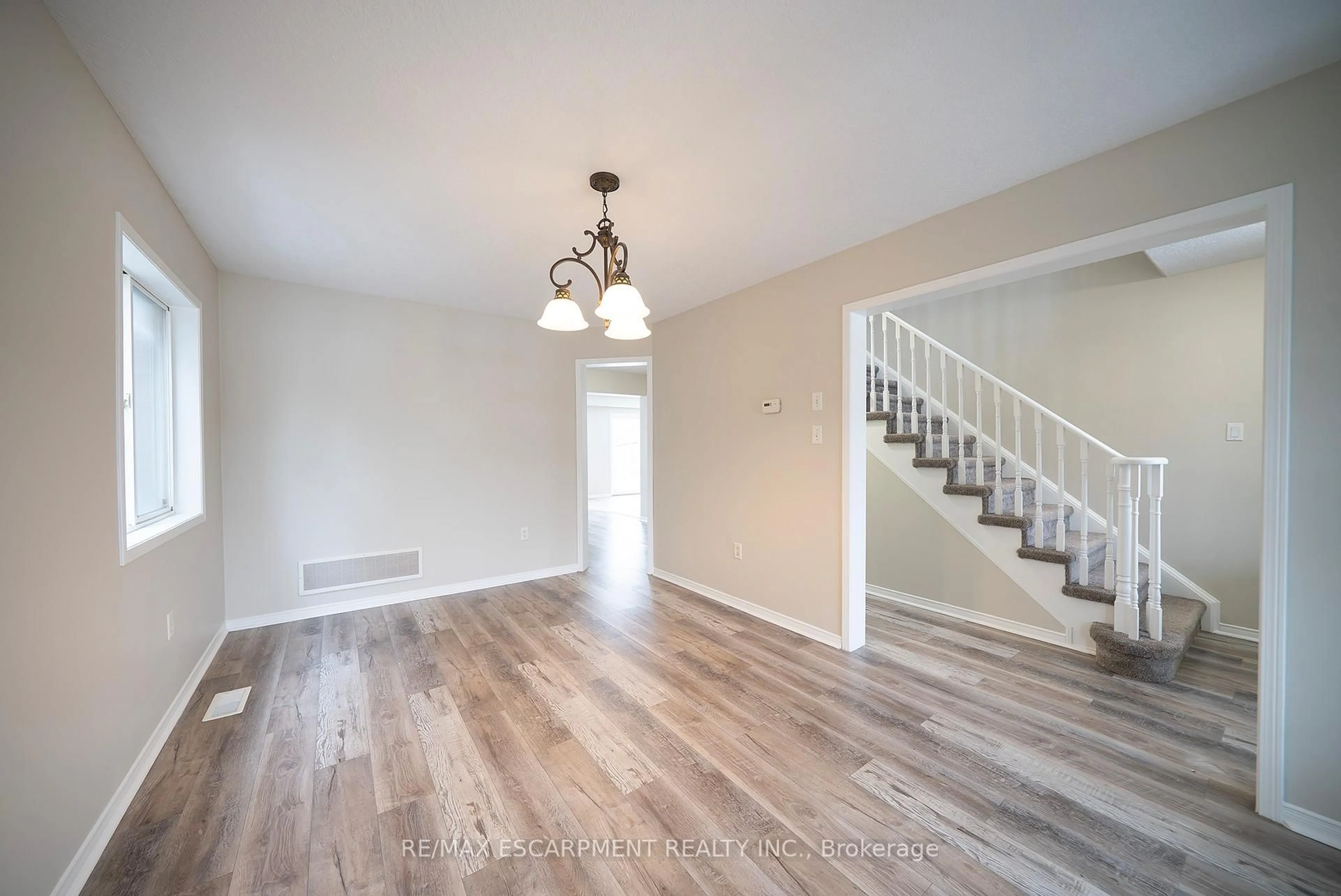 A pic of a room for 12 Gaydon Way, Brantford Ontario N3T 6P9