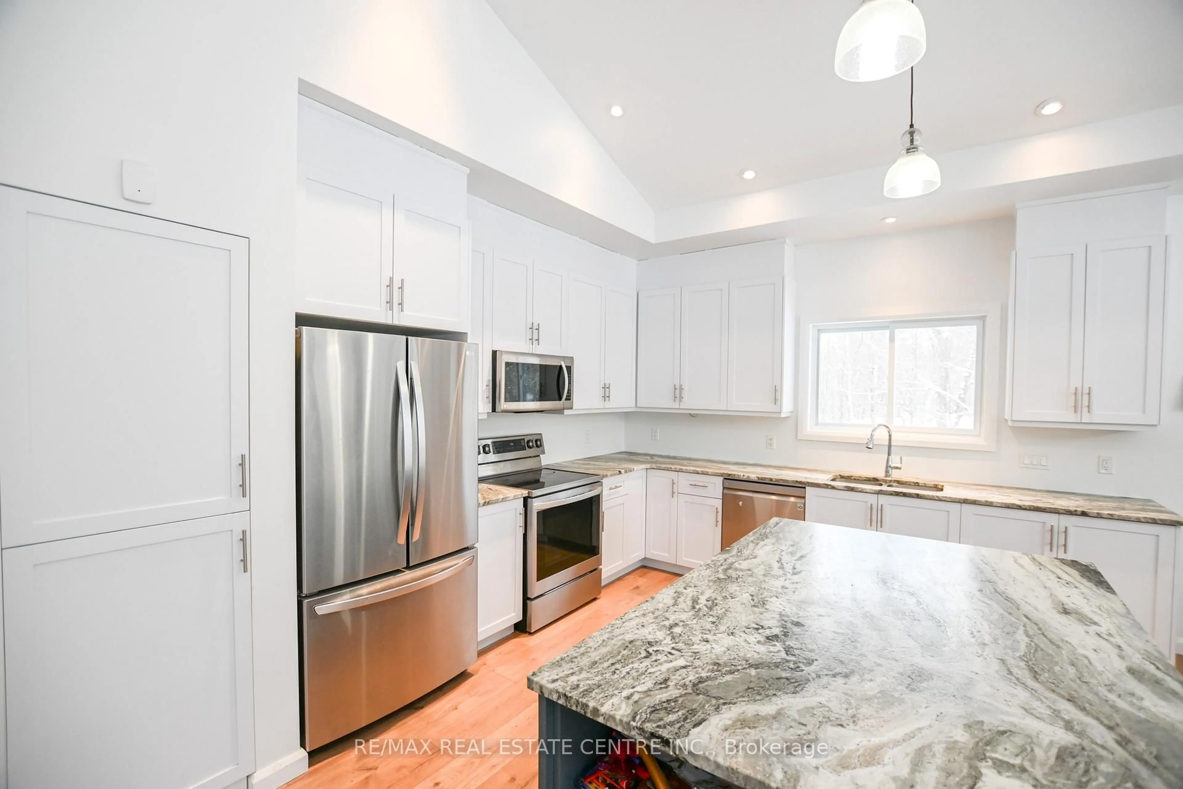 Open concept kitchen, unknown for 1033 North Shore Dr, Gravenhurst Ontario P1P 1R1