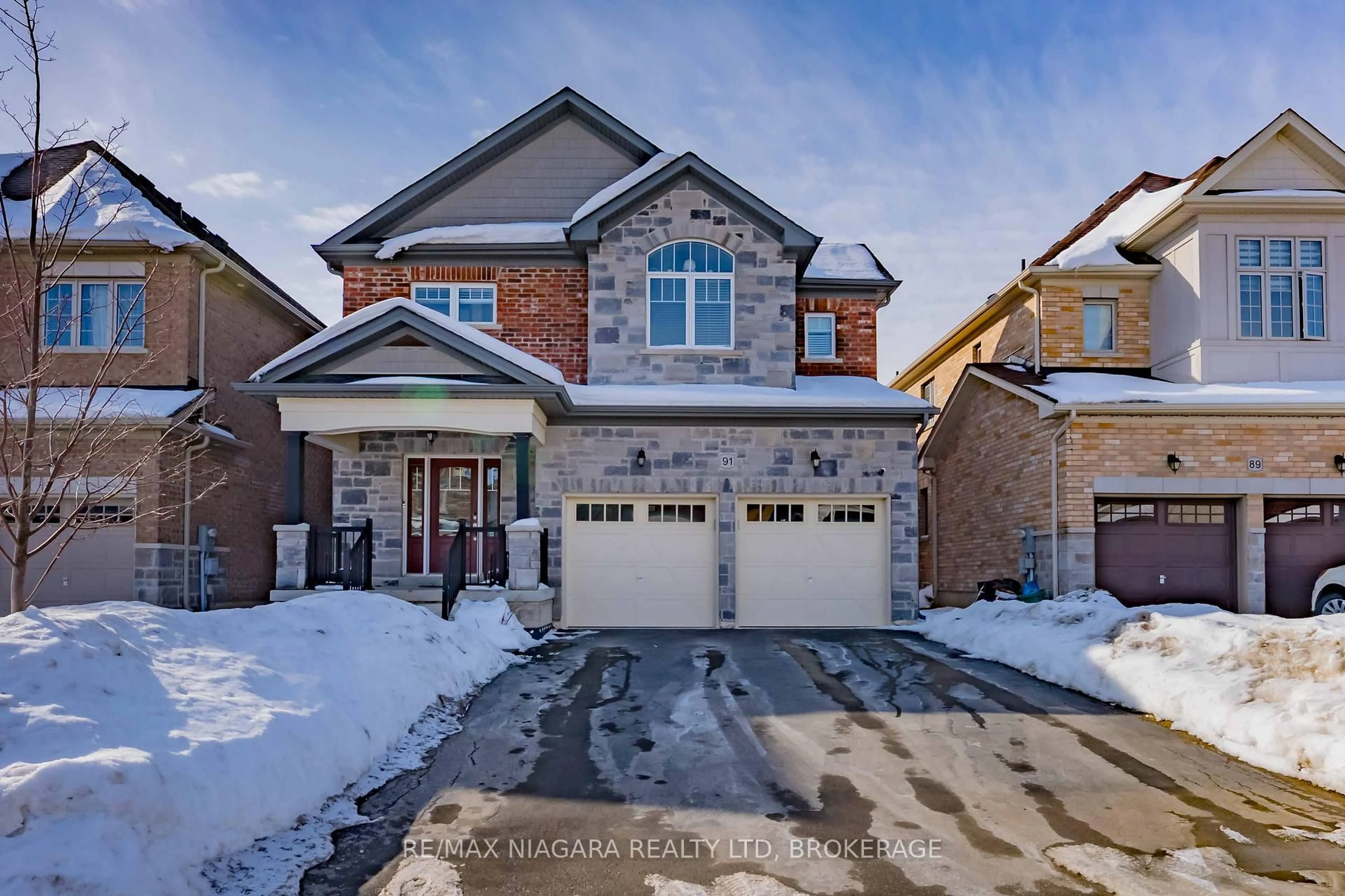 Home with brick exterior material, street for 91 Homestead Way, Thorold Ontario L2V 0B7