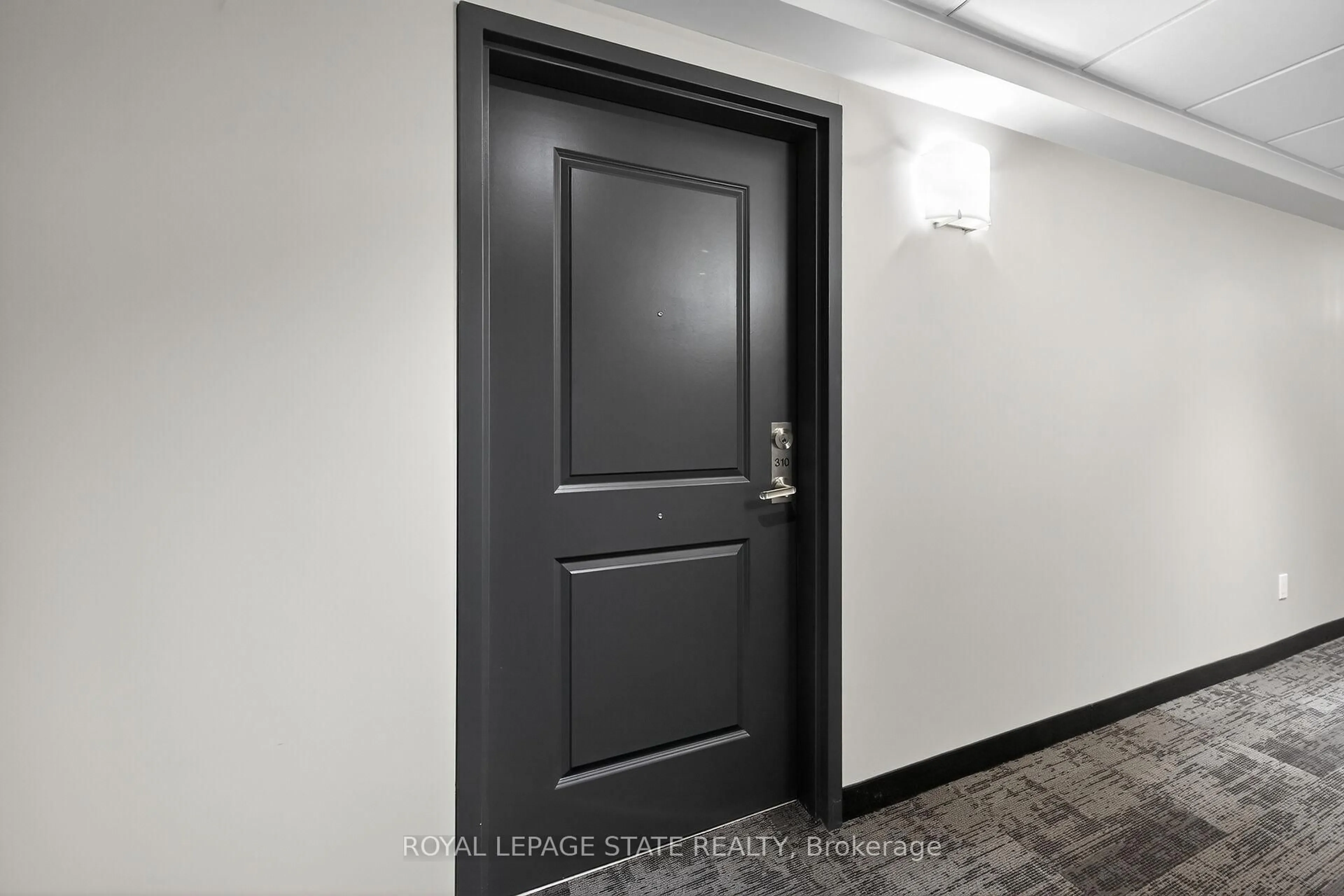 Indoor entryway for 153 Wilson St #310, Hamilton Ontario L9G 1N4