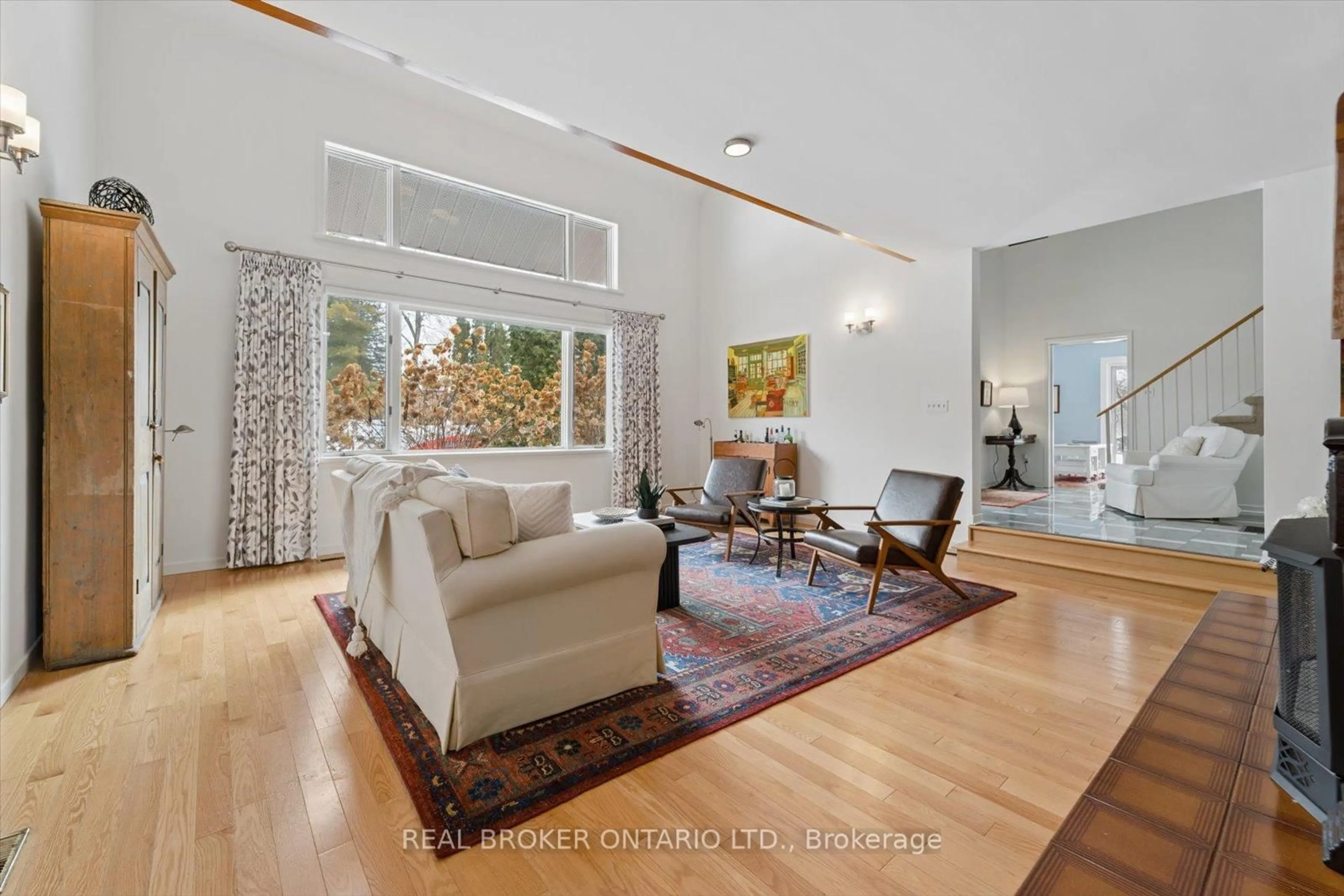 Living room with furniture, unknown for 1449 Champlain Dr, Peterborough Ontario K9L 1N3