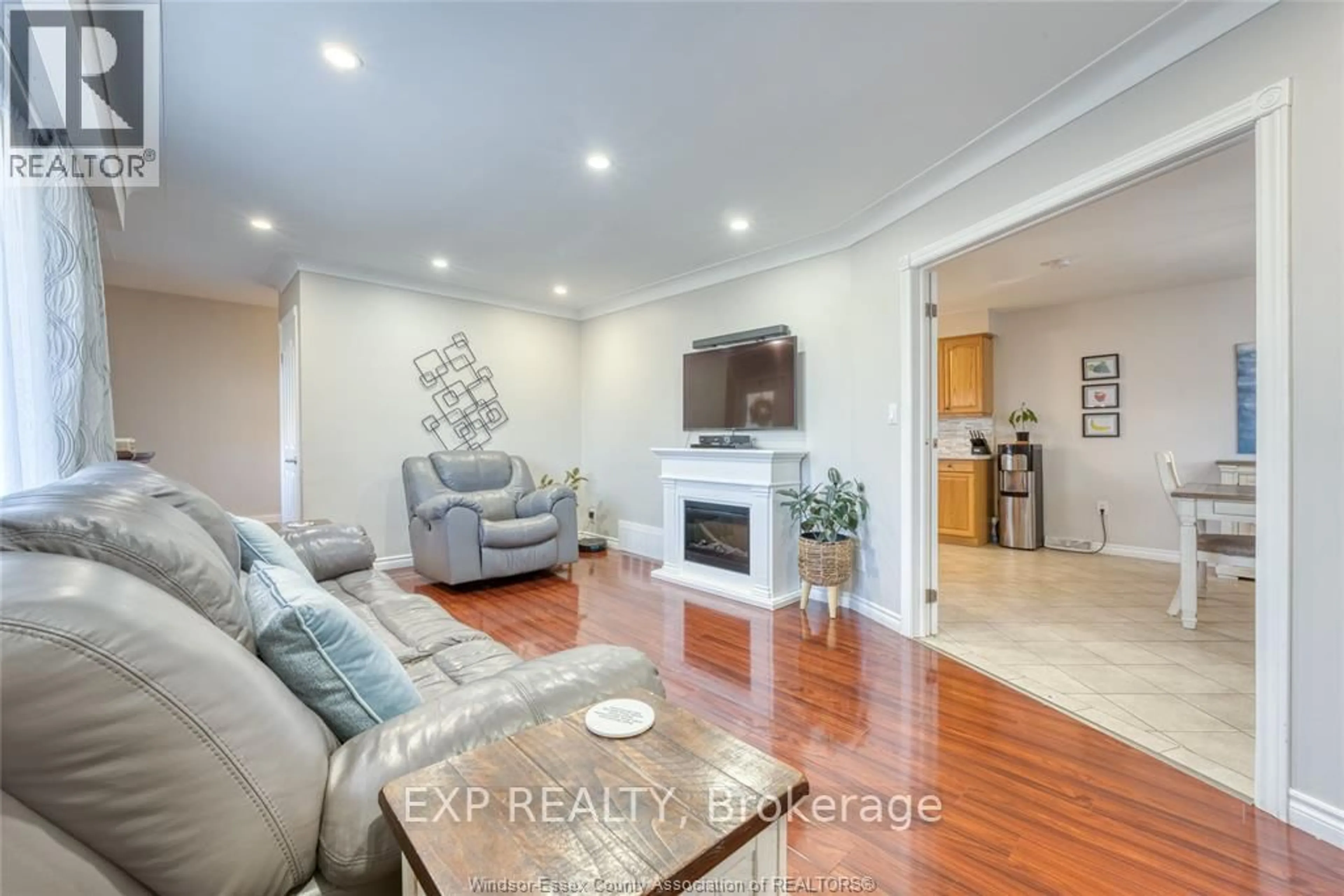 Living room with furniture, unknown for 111 Danforth Ave, Leamington Ontario N8H 2R1