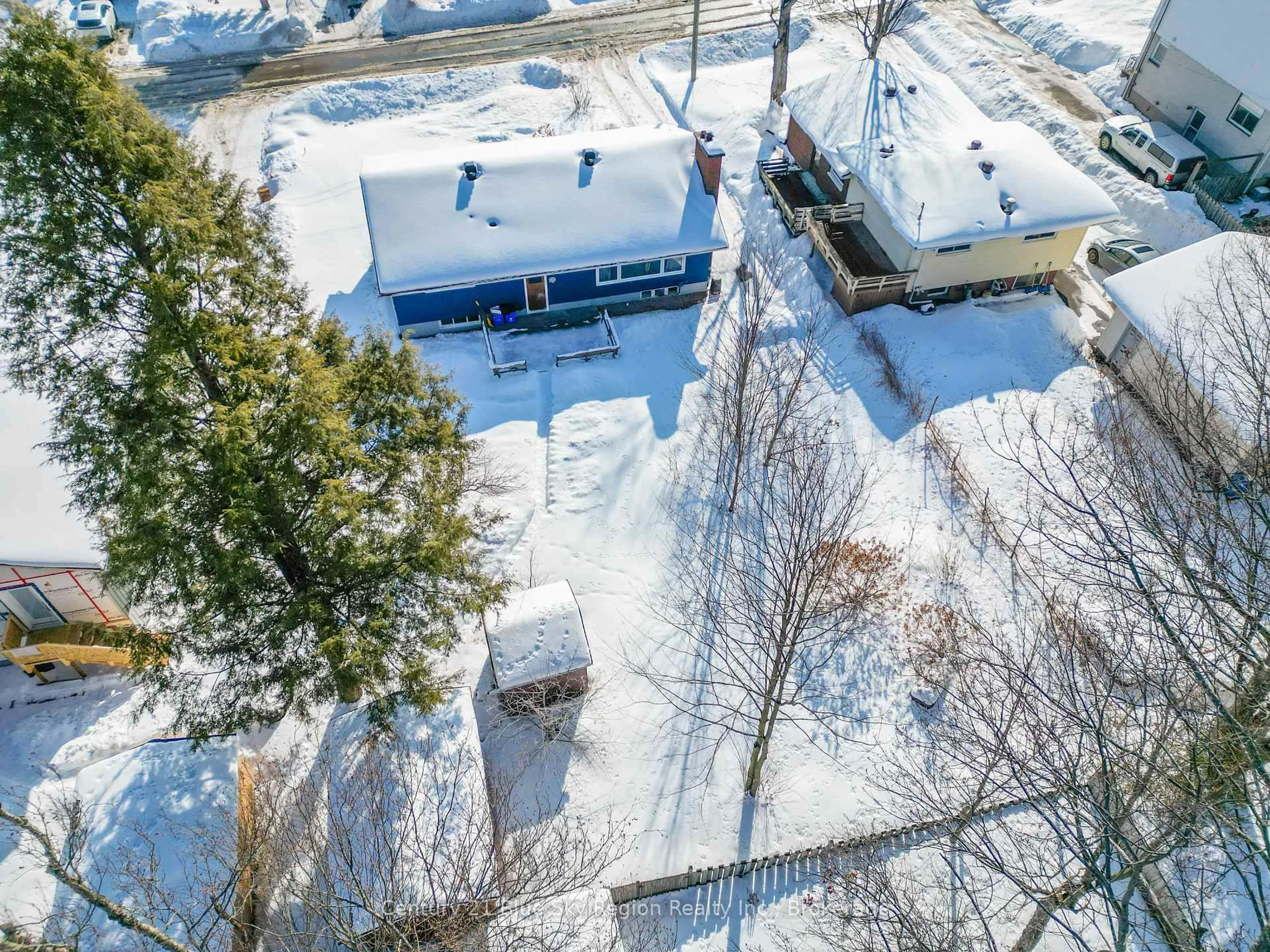 A pic from outside/outdoor area/front of a property/back of a property/a pic from drone, city buildings view from balcony for 244 Michener Dr, North Bay Ontario P1A 3J1