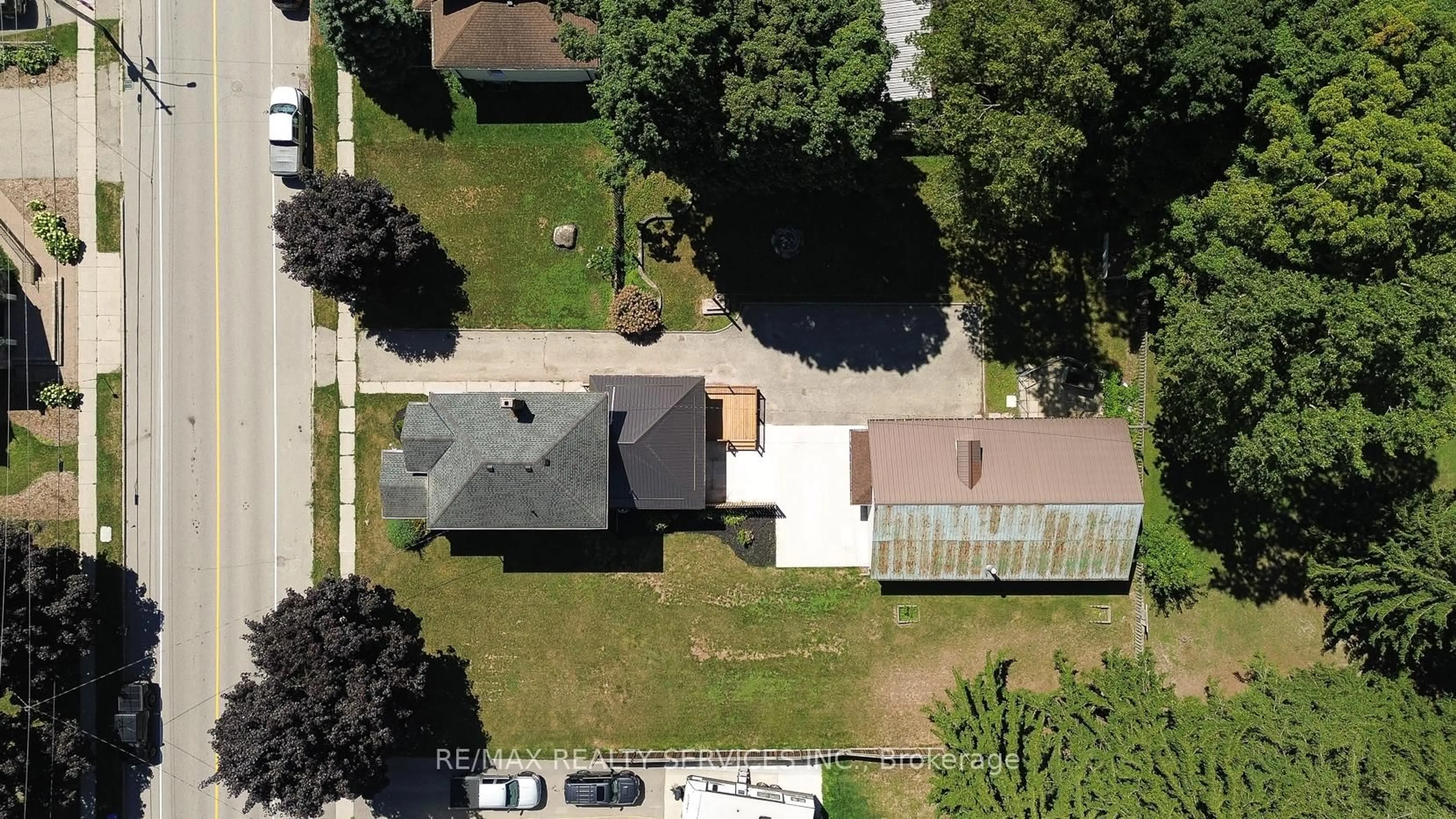 A pic from outside/outdoor area/front of a property/back of a property/a pic from drone, street for 152 Blandford St, East Zorra-Tavistock Ontario N0J 1M0