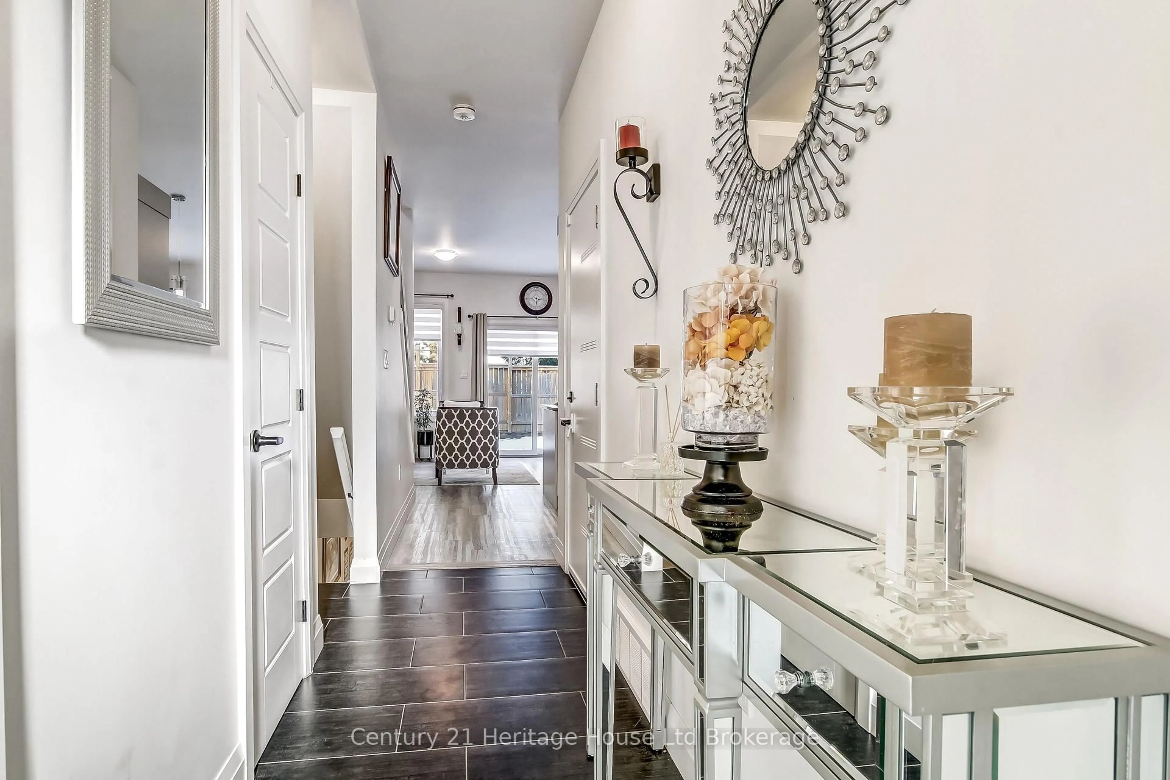 Indoor entryway for 360 Quarter Town Line Line #506, Tillsonburg Ontario N4G 0H7