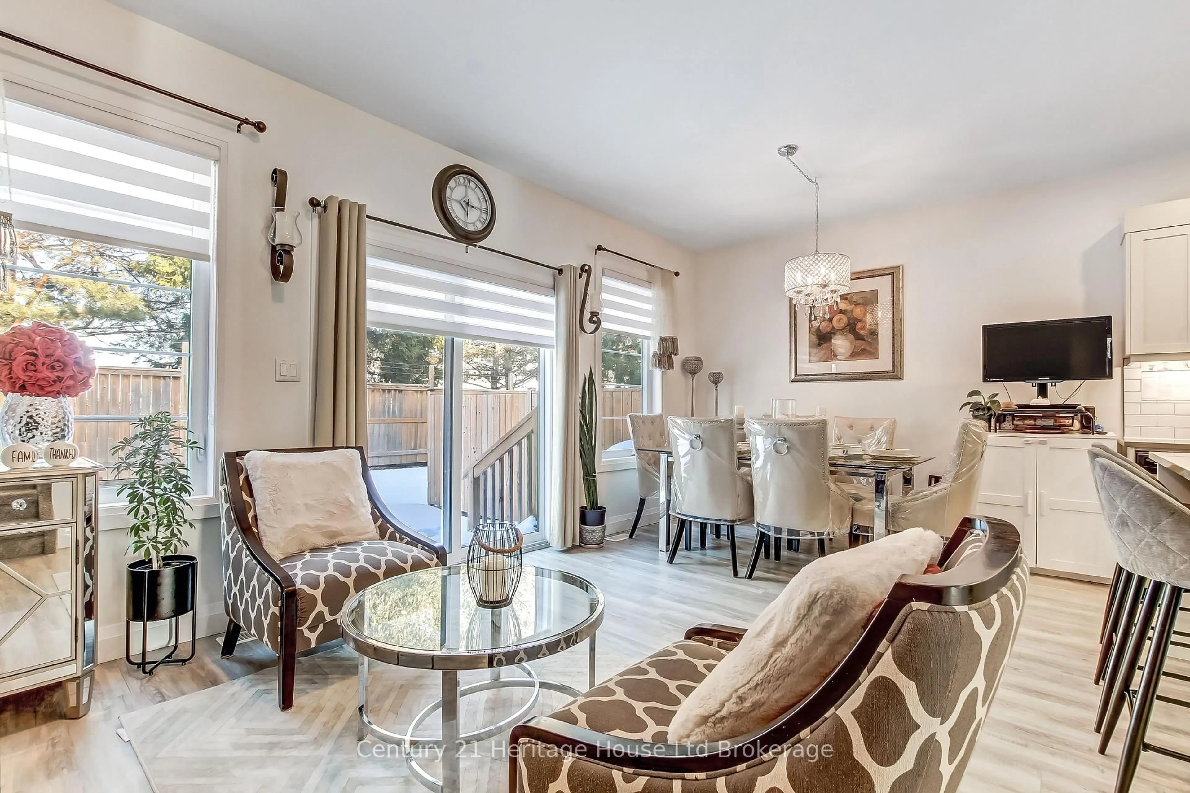 Living room with furniture, ceramic/tile floor for 360 Quarter Town Line Line #506, Tillsonburg Ontario N4G 0H7