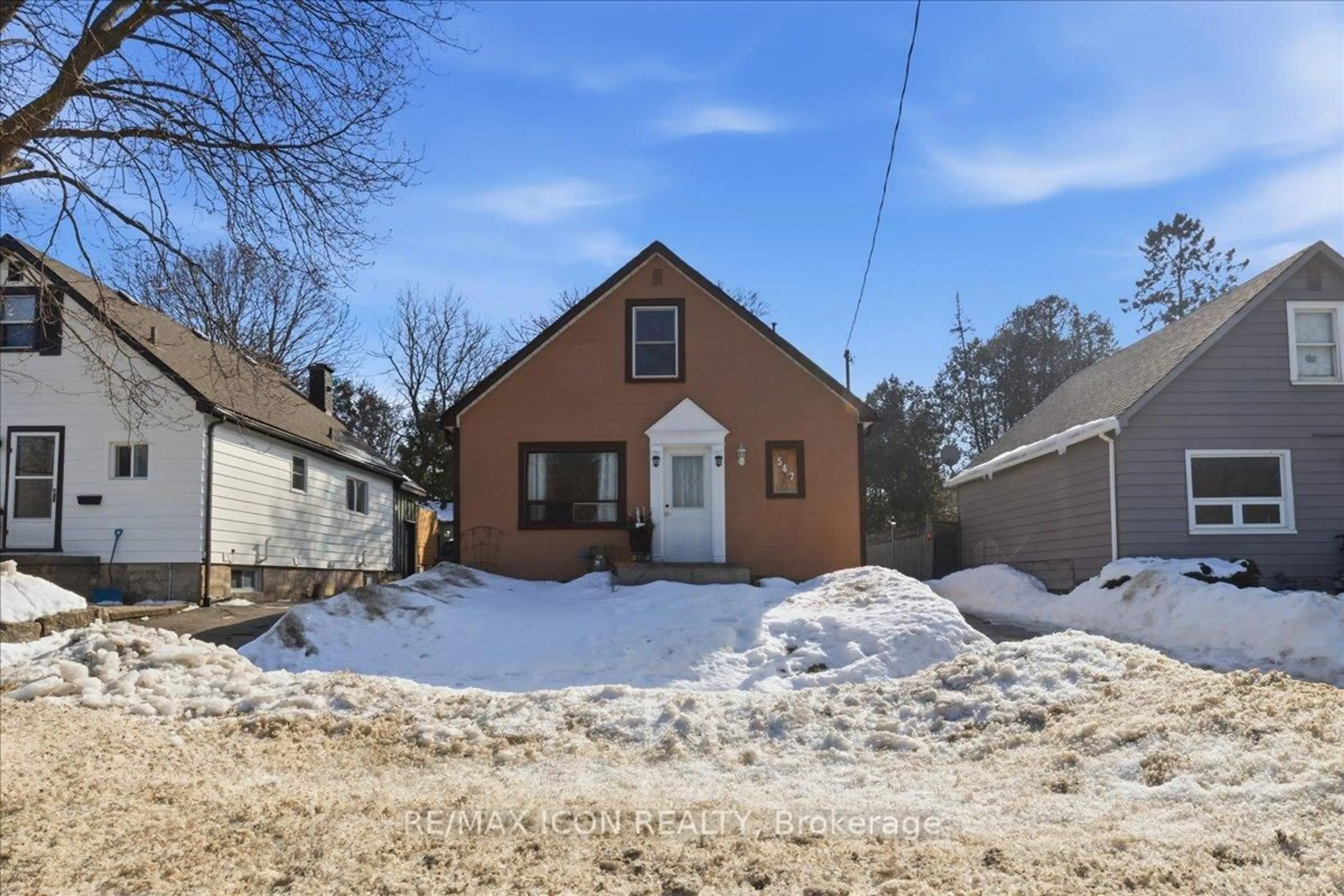 Unknown for 547 Wellington St, Kitchener Ontario N2H 5L6