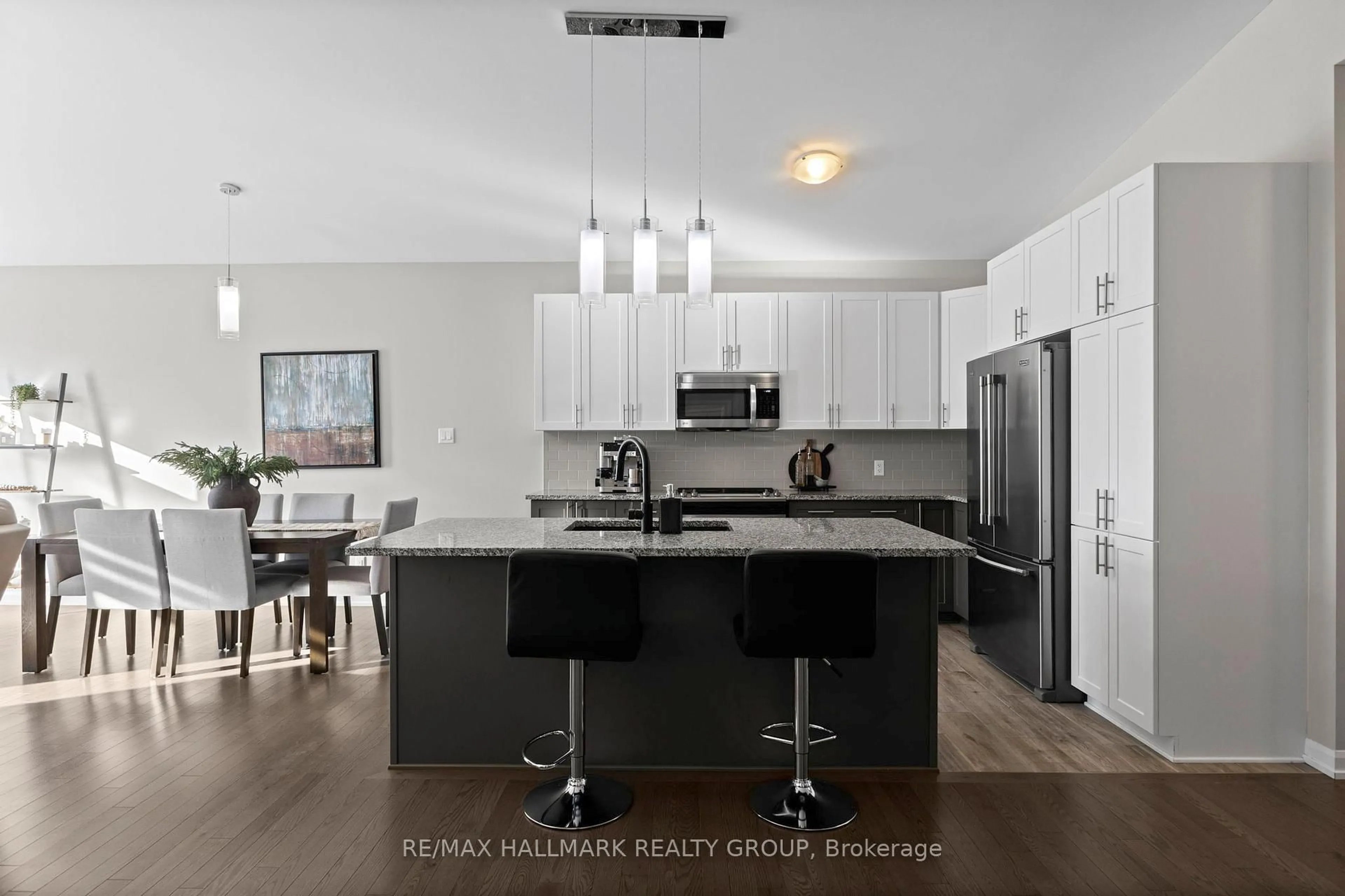 Contemporary kitchen, ceramic/tile floor for 433 Sterling Ave, Clarence-Rockland Ontario K4K 0M5