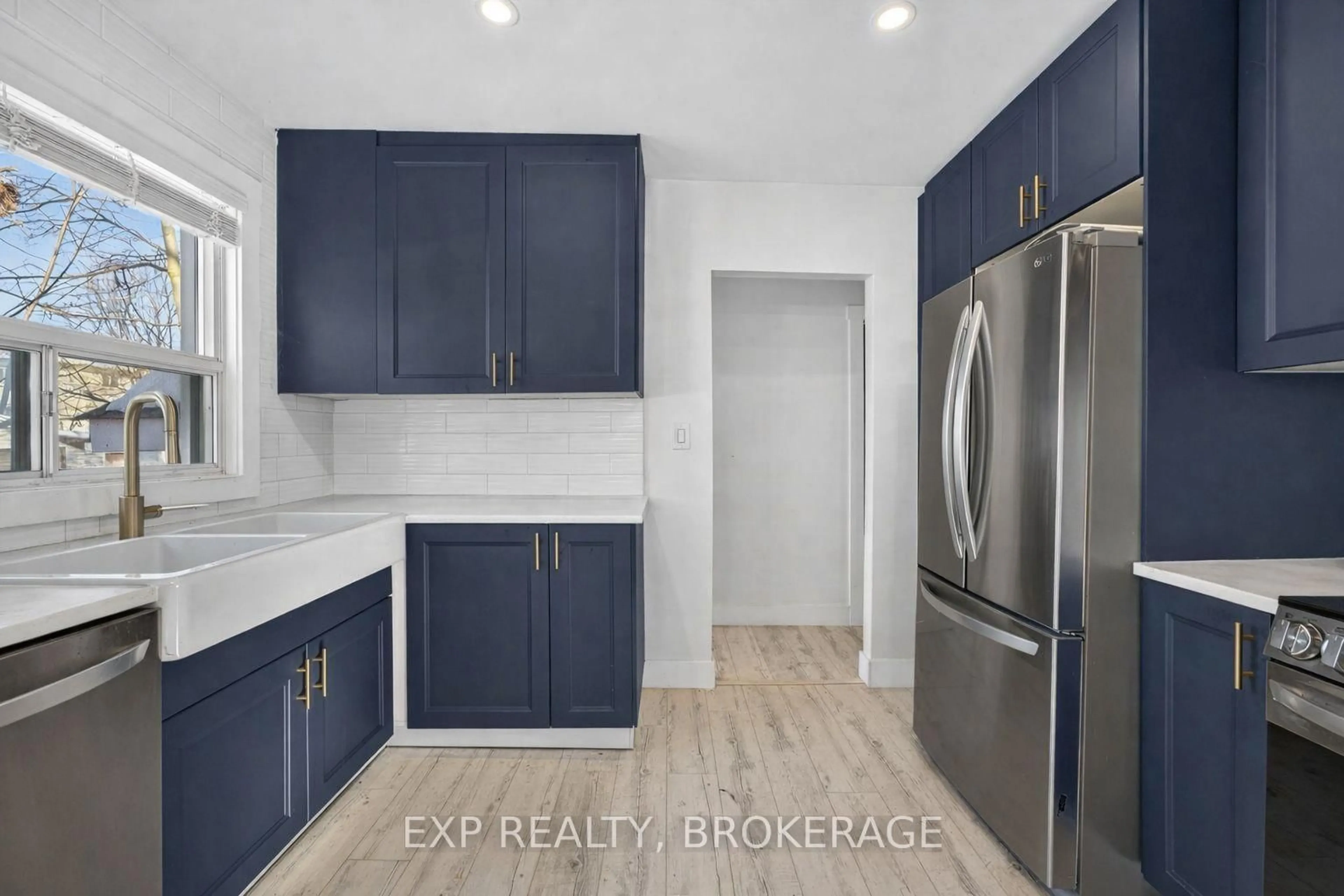 Unknown for 19 Scott St, Kingston Ontario K7L 1L3