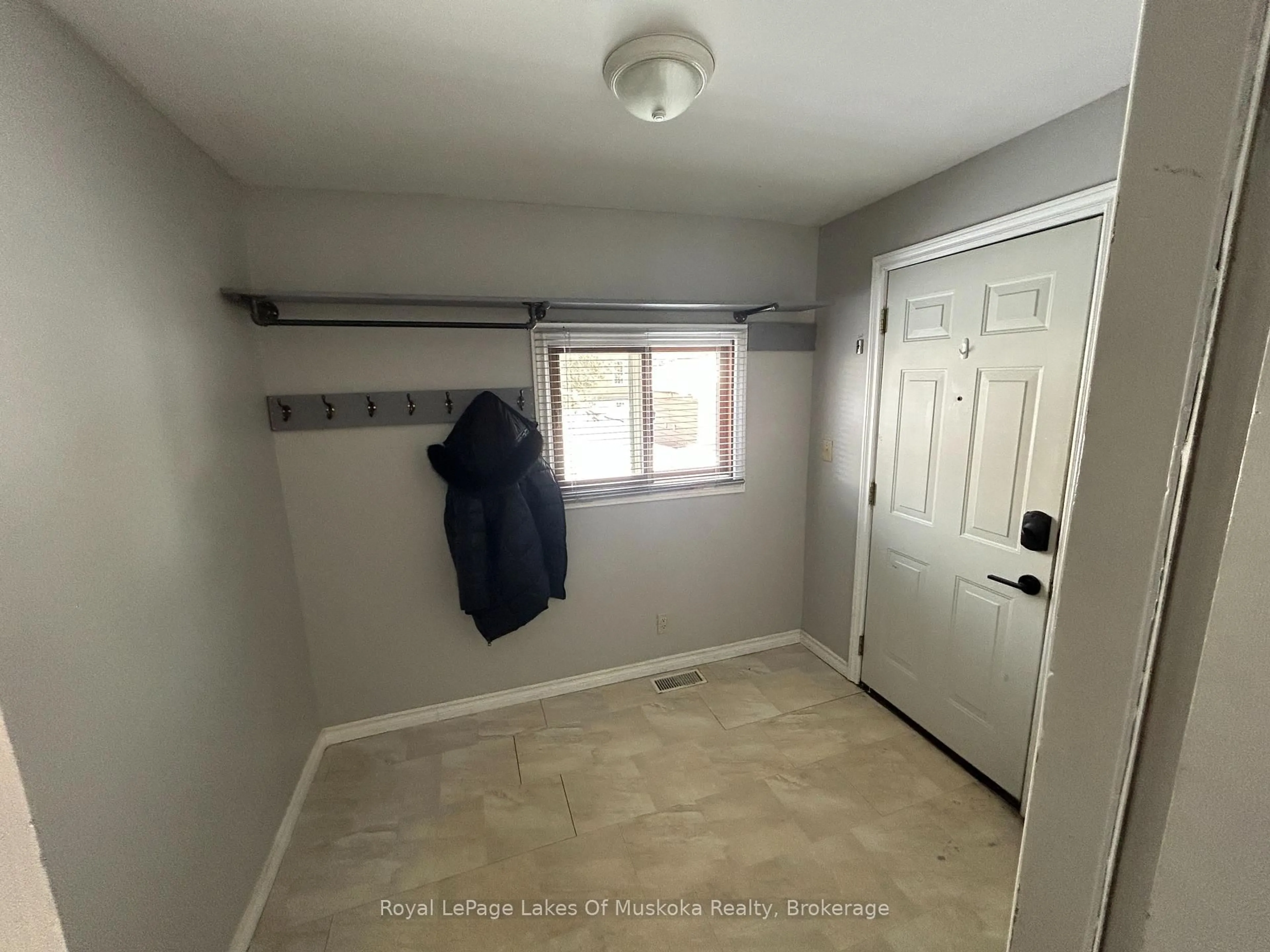 Unknown for 190 Ecclestone Dr, Bracebridge Ontario P1L 1E5