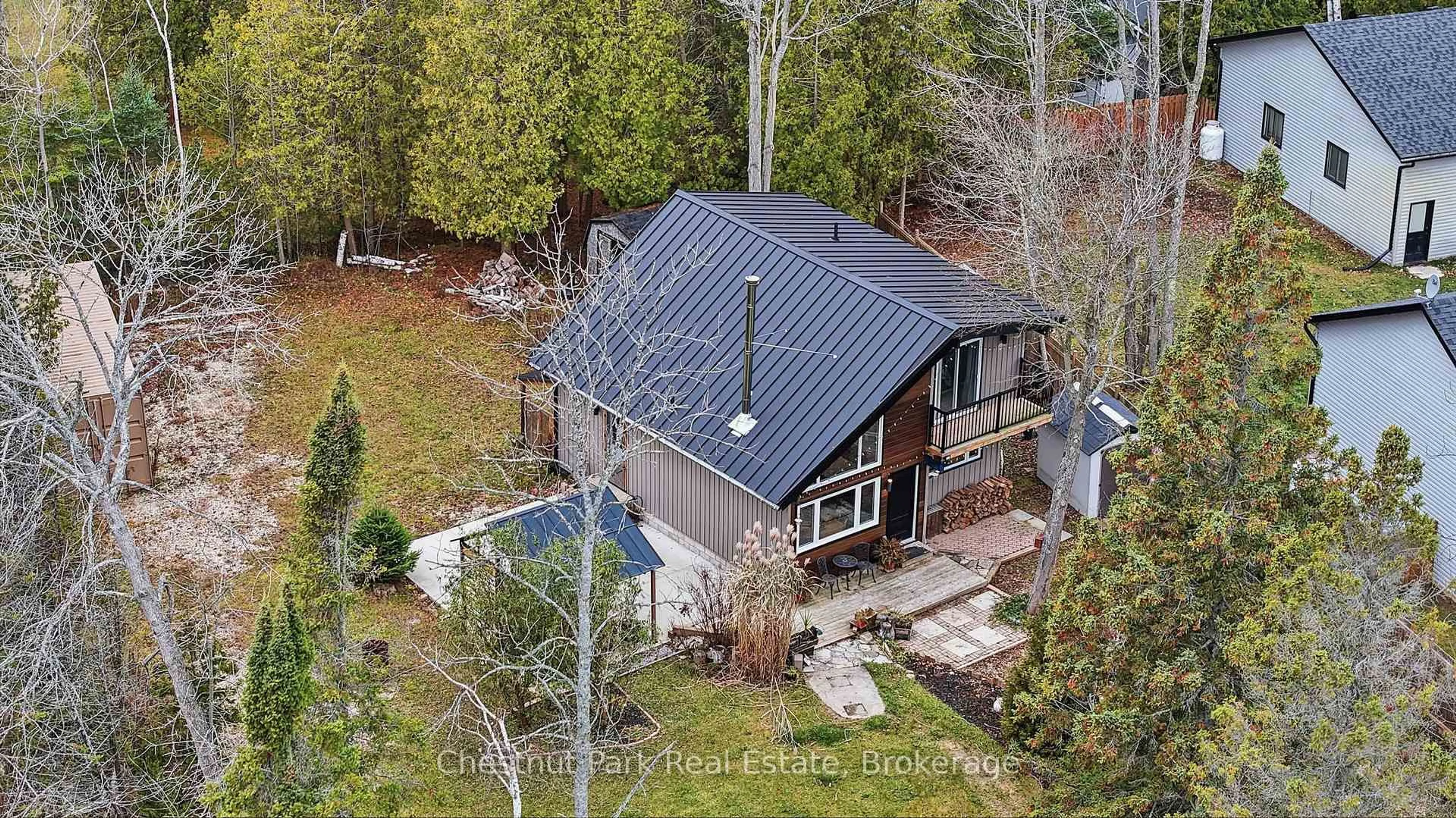 A pic from outside/outdoor area/front of a property/back of a property/a pic from drone, unknown for 324 Bryant St, South Bruce Peninsula Ontario N0H 2T0