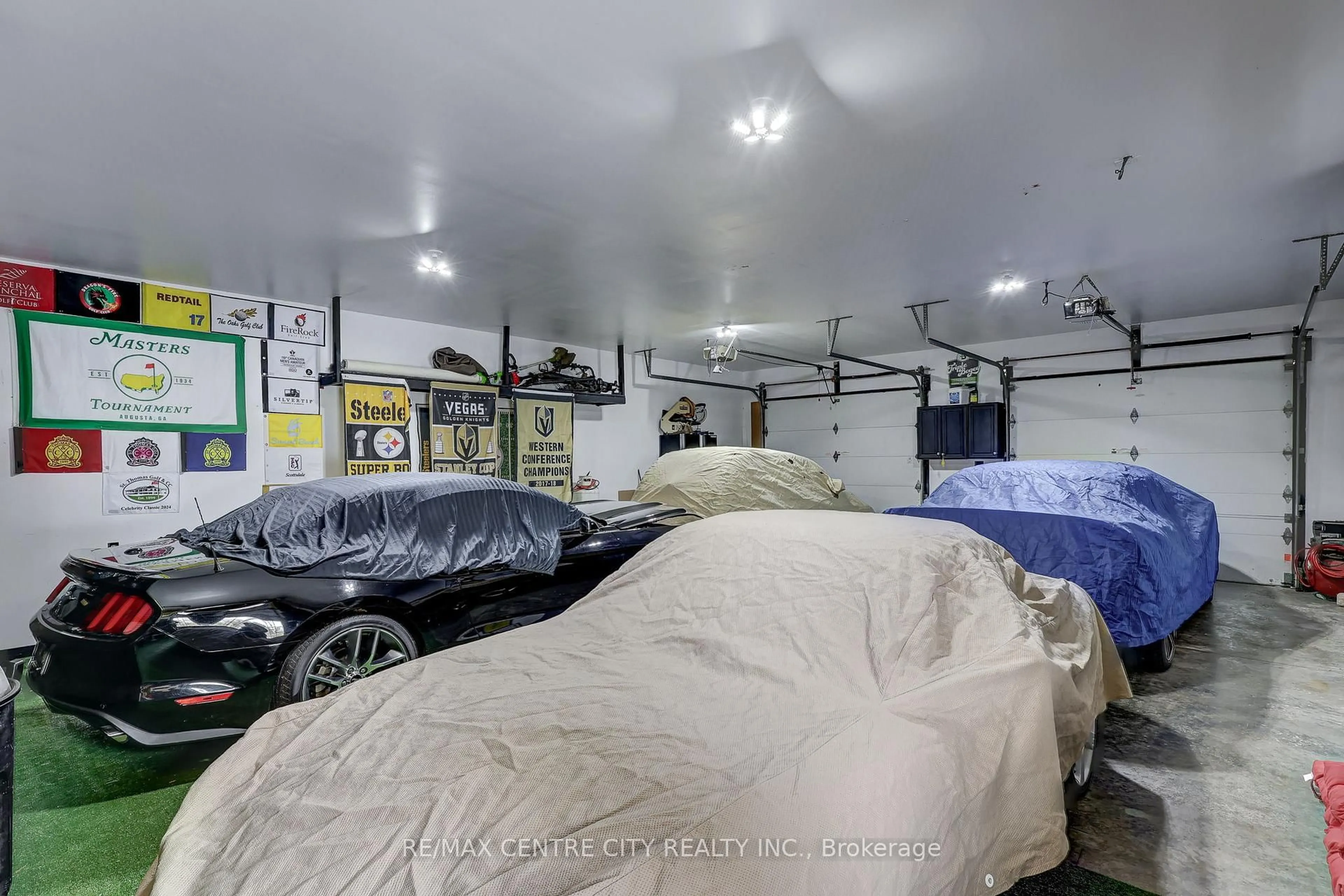 Indoor garage for 5978 Sunset Rd, Central Elgin Ontario N0L 2L0