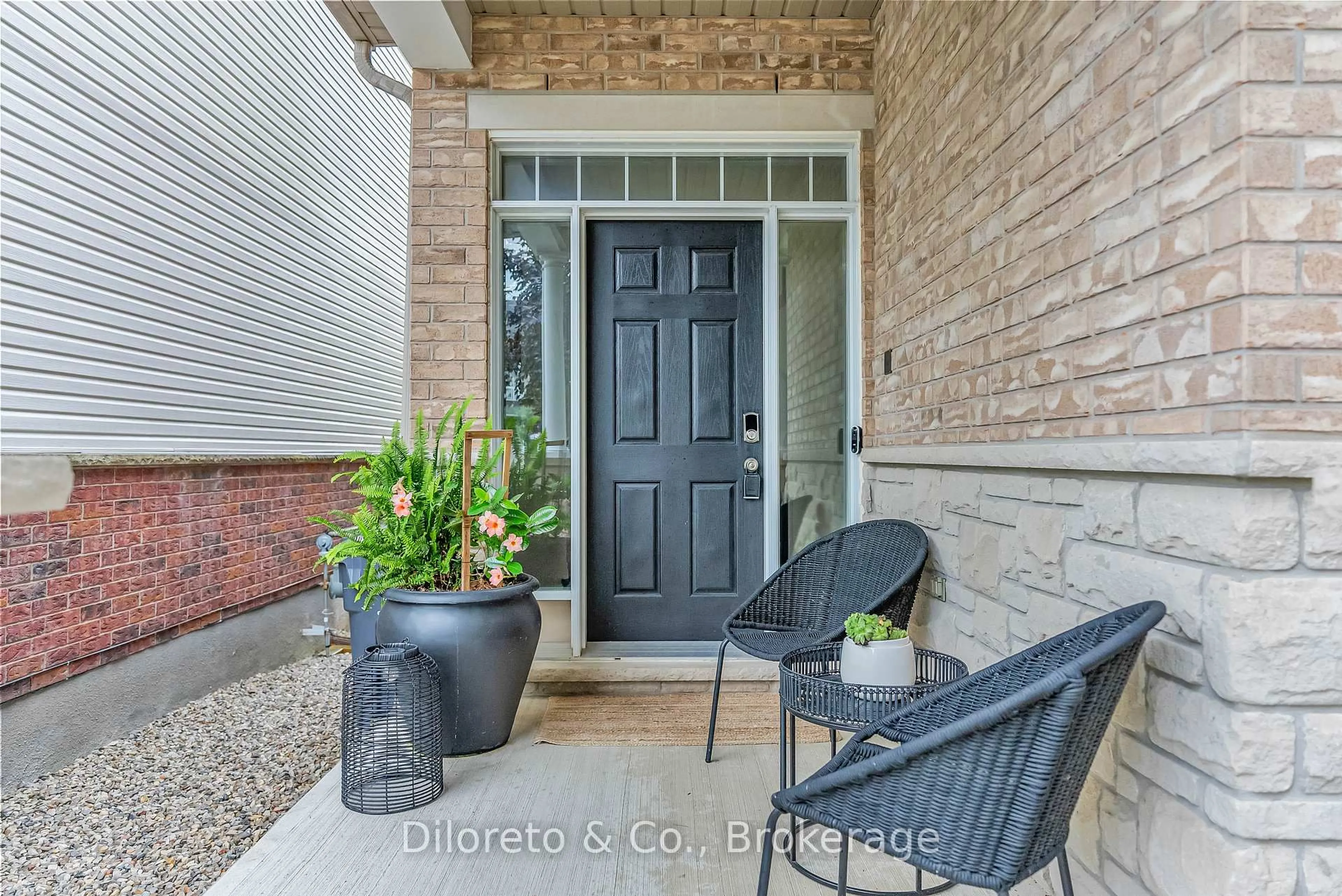 Indoor entryway for 280 Carrington Dr, Guelph Ontario N1G 0G9