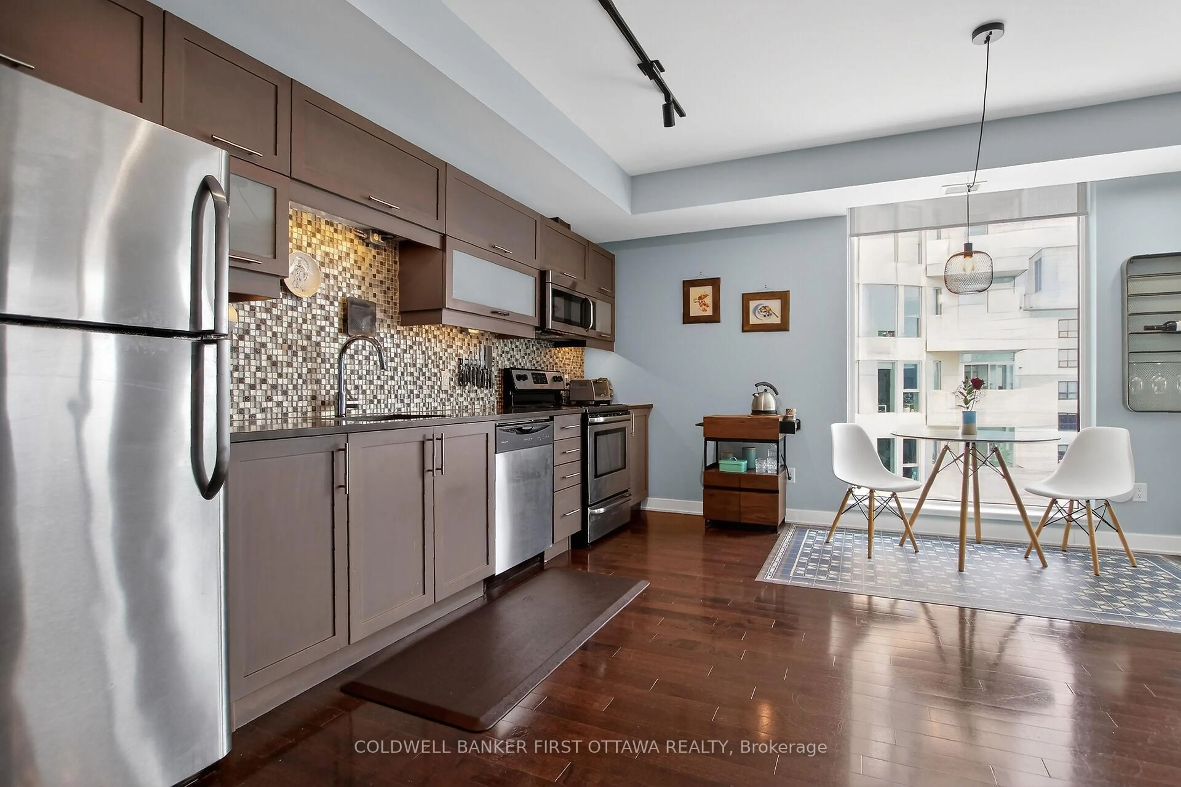 Open concept kitchen, ceramic/tile floor for 179 Metcalfe St #806, Ottawa Ontario K2P 1P7