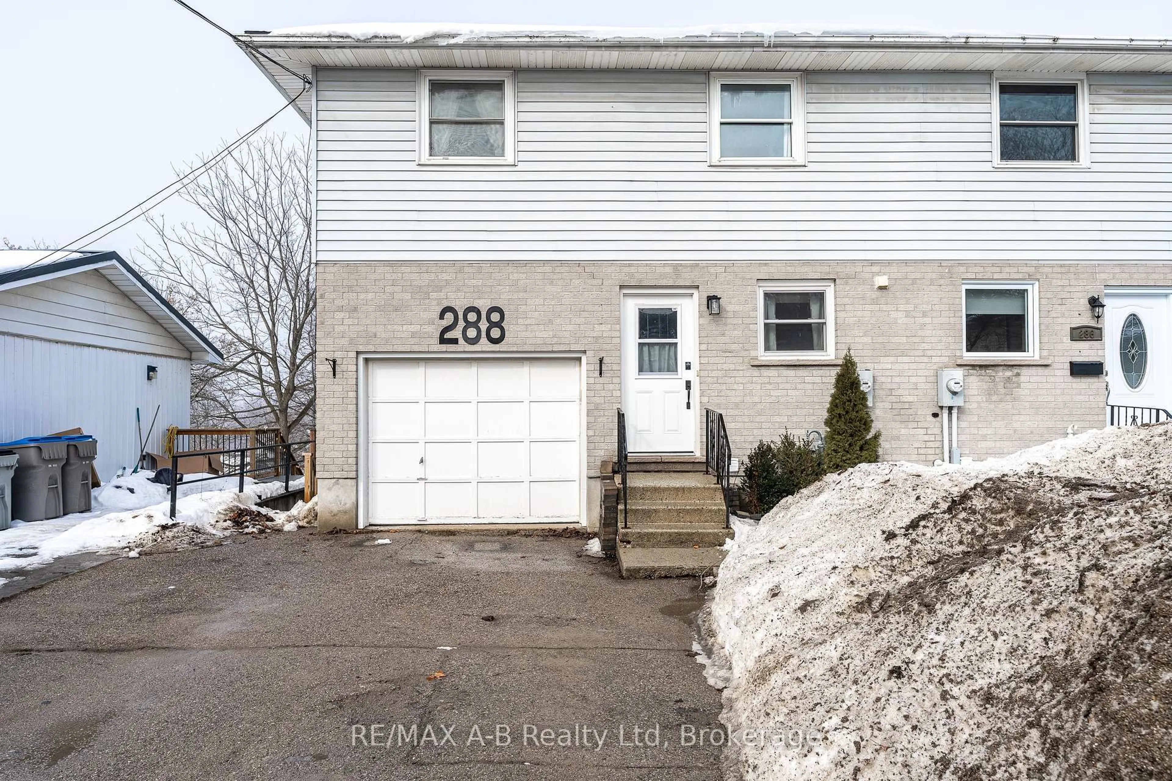 Unknown for 288 Church St, St. Marys Ontario N4X 1B9