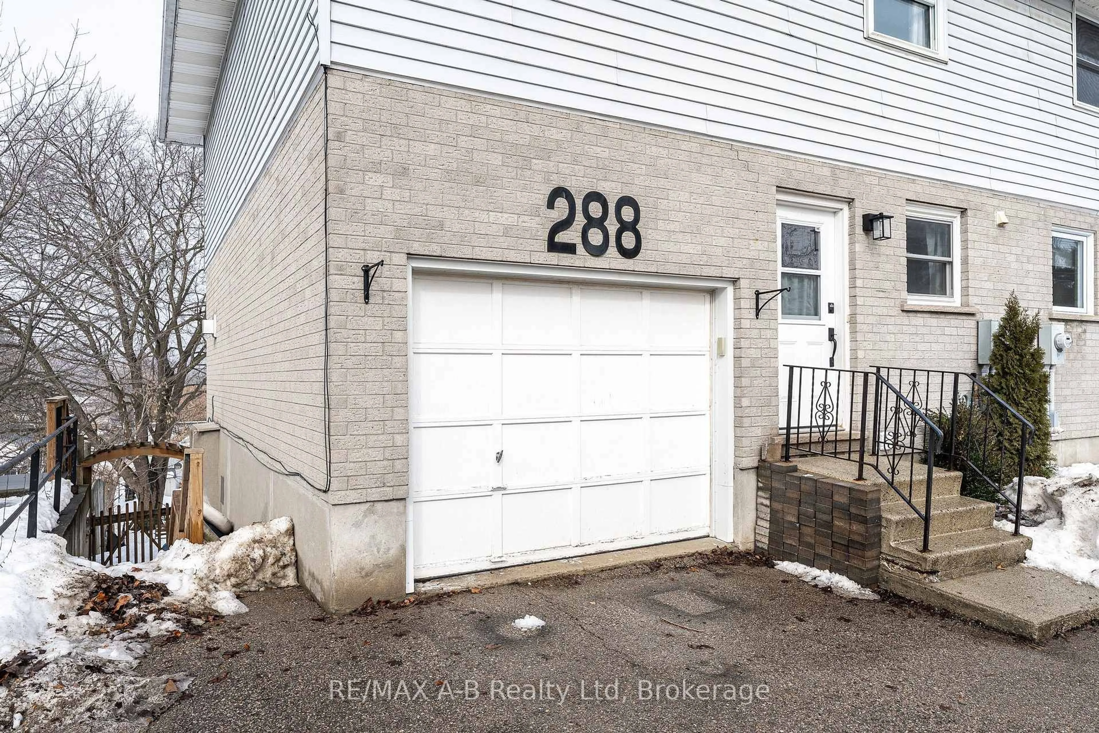 Unknown for 288 Church St, St. Marys Ontario N4X 1B9