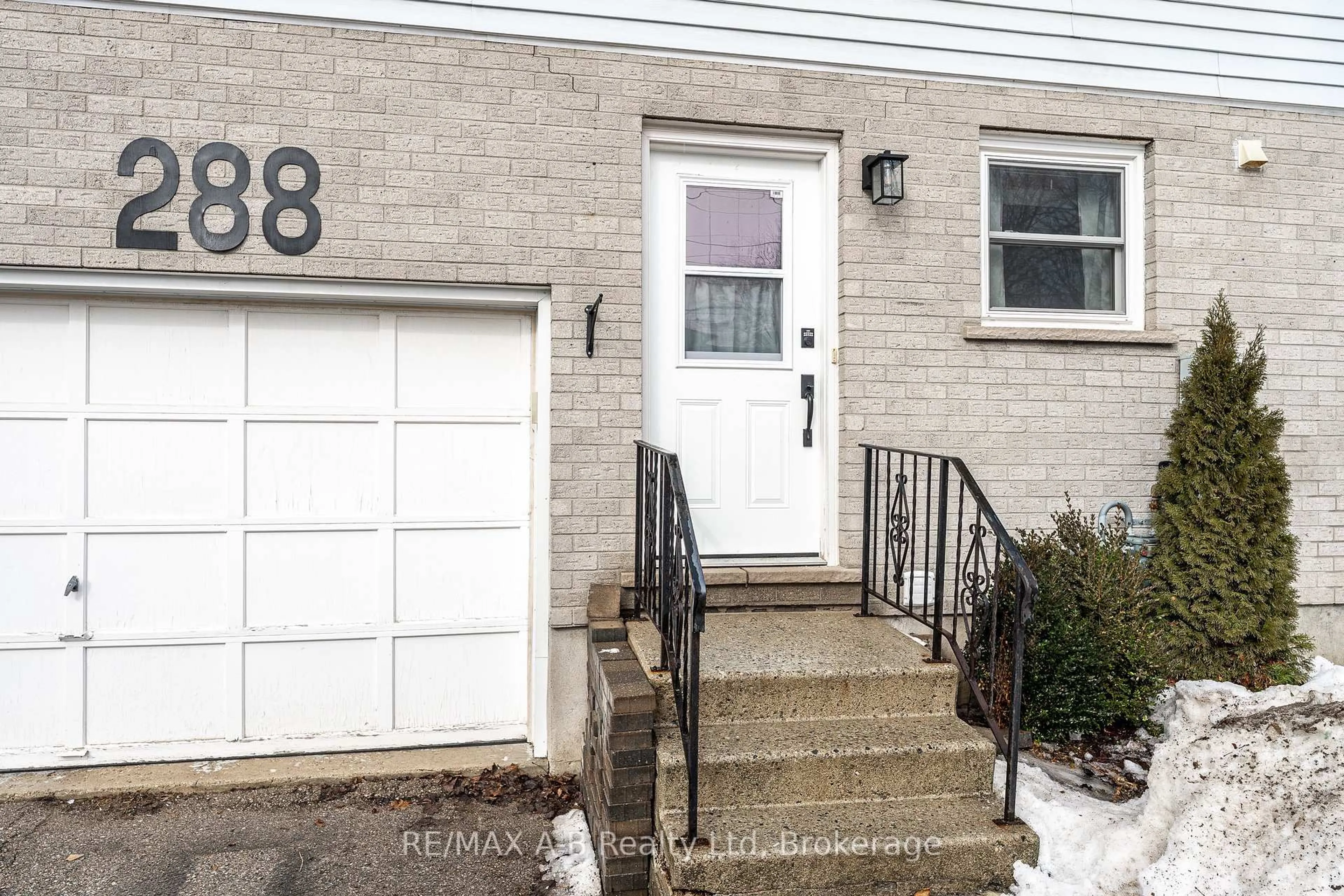 Unknown for 288 Church St, St. Marys Ontario N4X 1B9