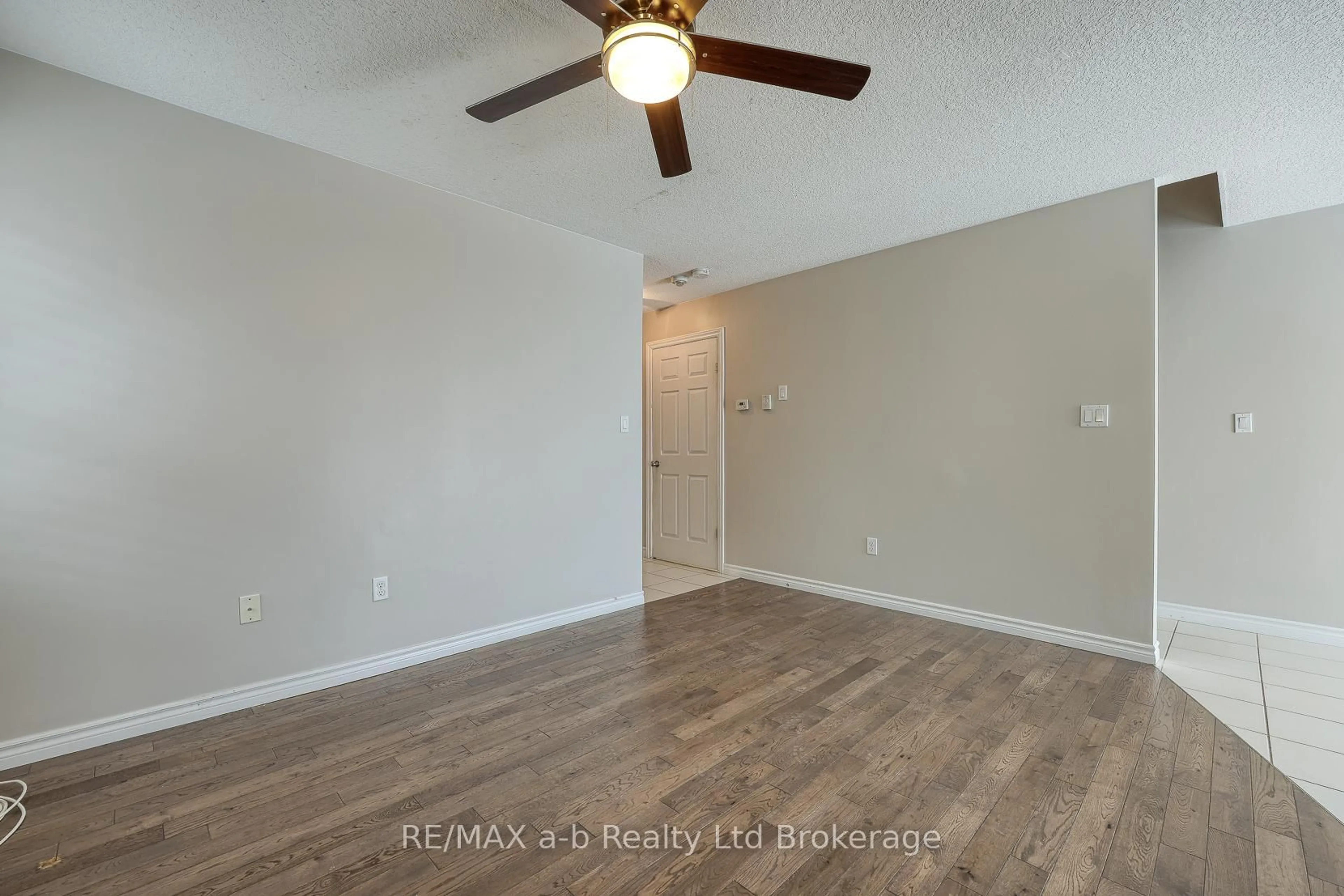 A pic of a room for 1160 Caen Ave, Woodstock Ontario N4T 0G3